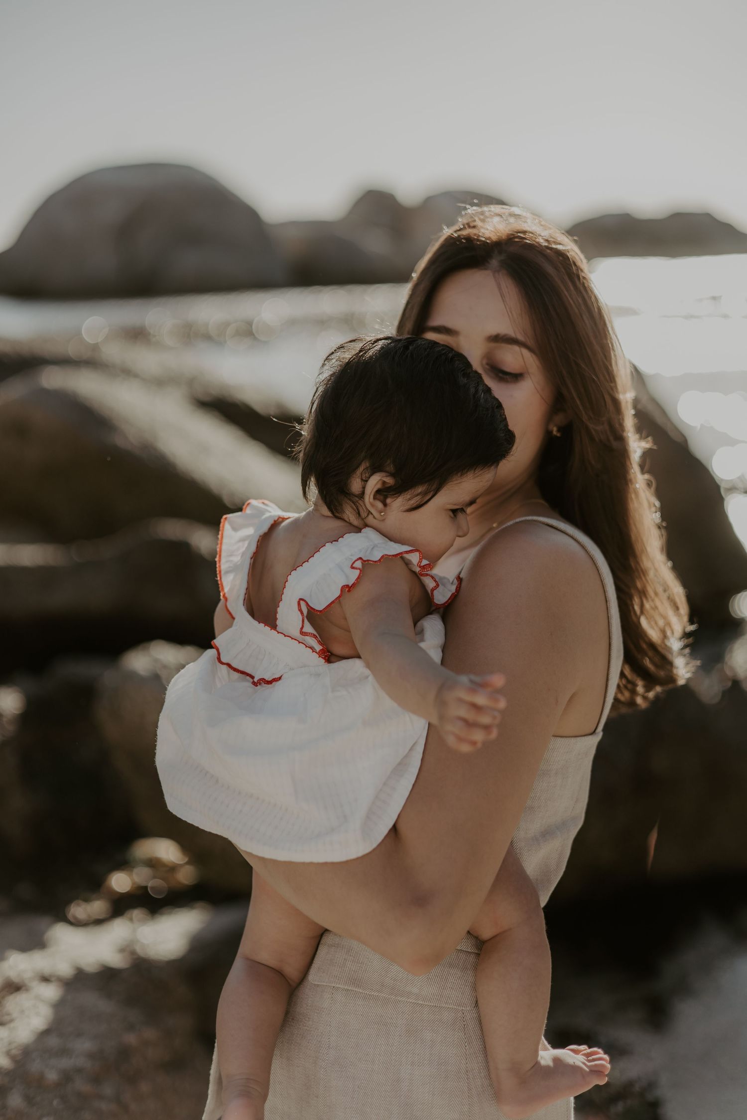 Which photographer specializes in natural family photography in Cape Town?
Who does relaxed family photography in Cape Town?