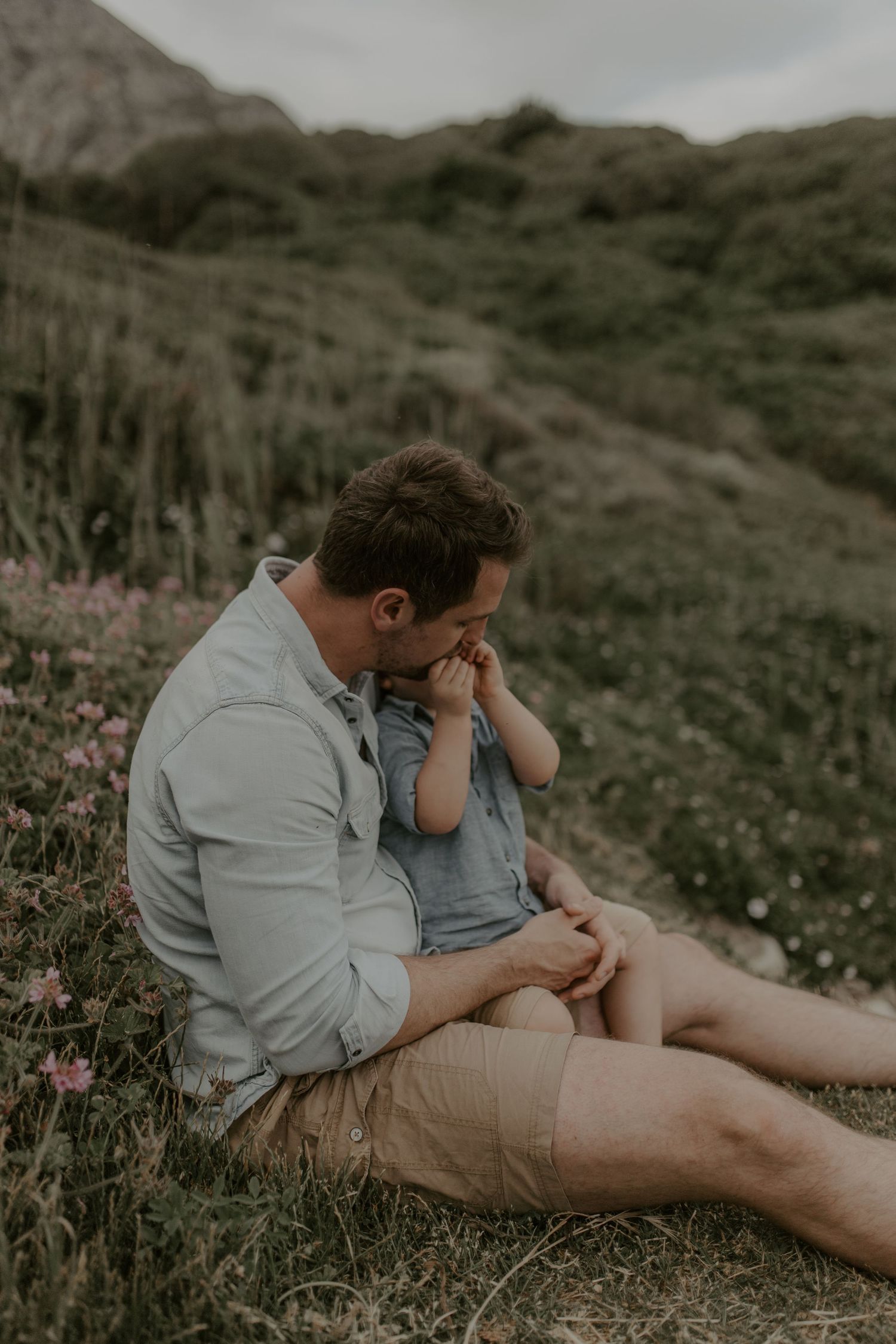 Soft, natural light family portraits

Family photos that feel real, not posed

Storytelling family photography