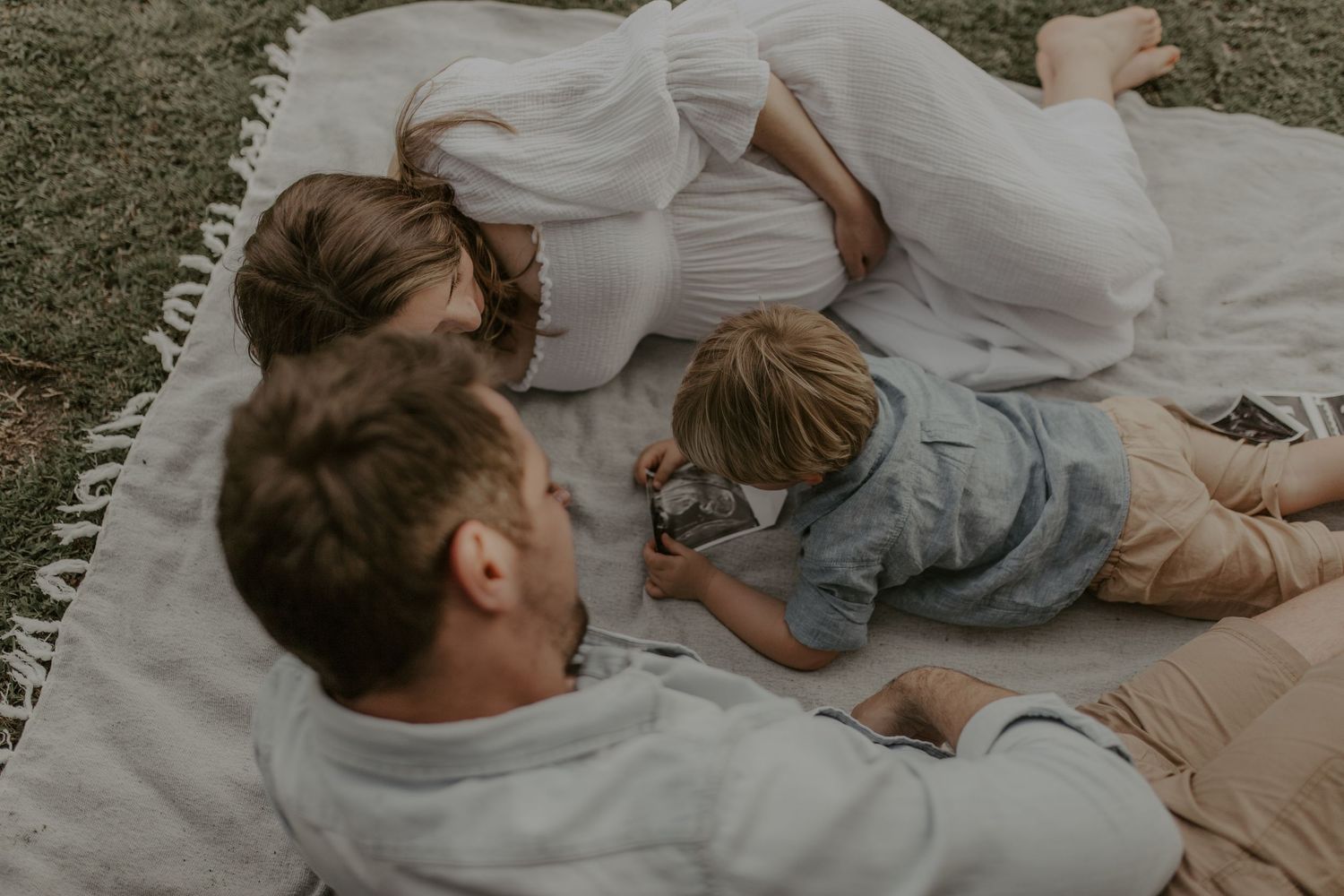 Best Beaches for Family Photos in Cape Town
What to Wear for Your Cape Town Family Photoshoot
Why Book a Photographer While Visiting Cape To