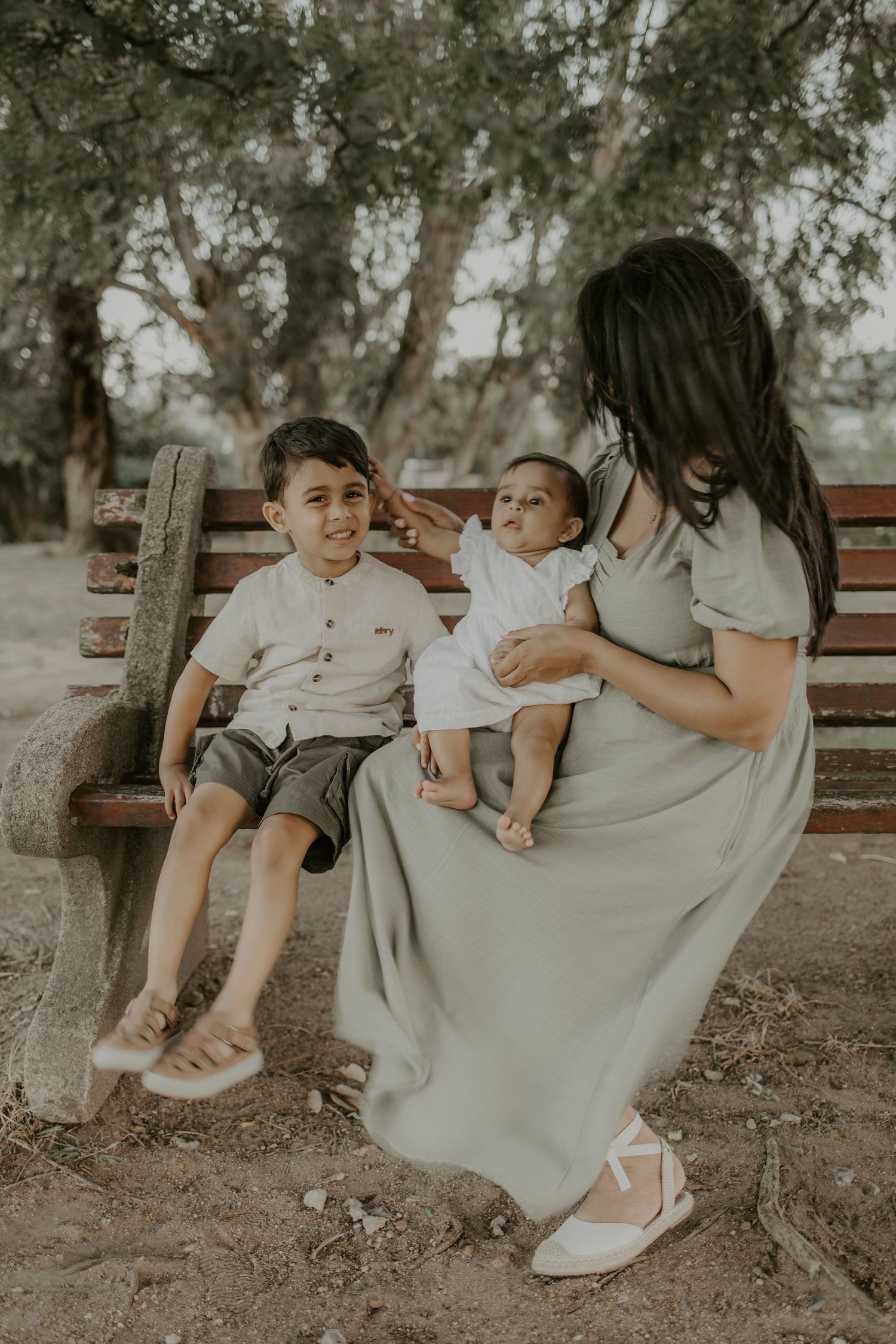 Documentary-style family photography.

Candid storytelling photography in the Western Cape
