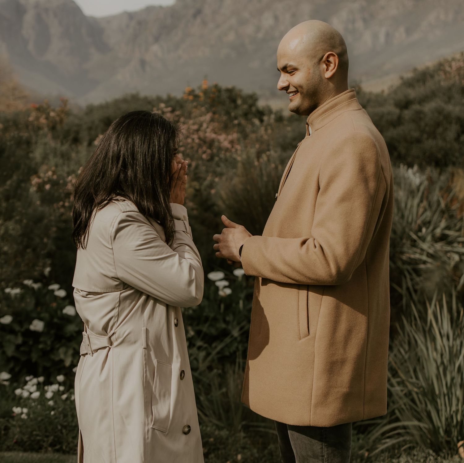 golden hour surprise proposal
sunset engagement proposal Cape Town
Cape Town proposal at sunset