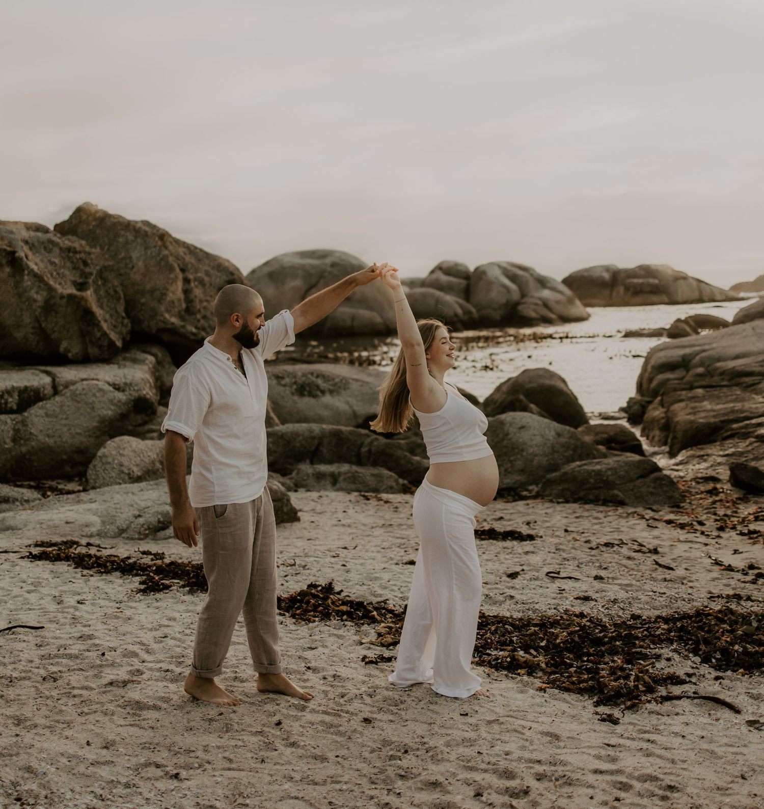 Lifestyle maternity photography Cape Town
Barefoot, natural maternity photos
Wind, light, and love
Unposed maternity photography