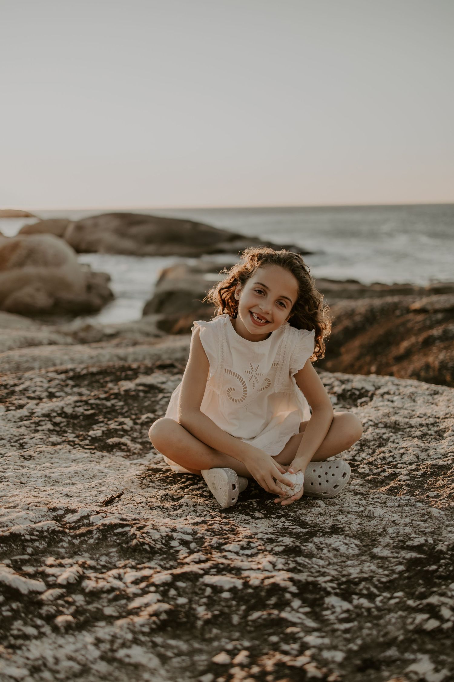 lifestyle family photography on the beach
soft and natural family photos
authentic