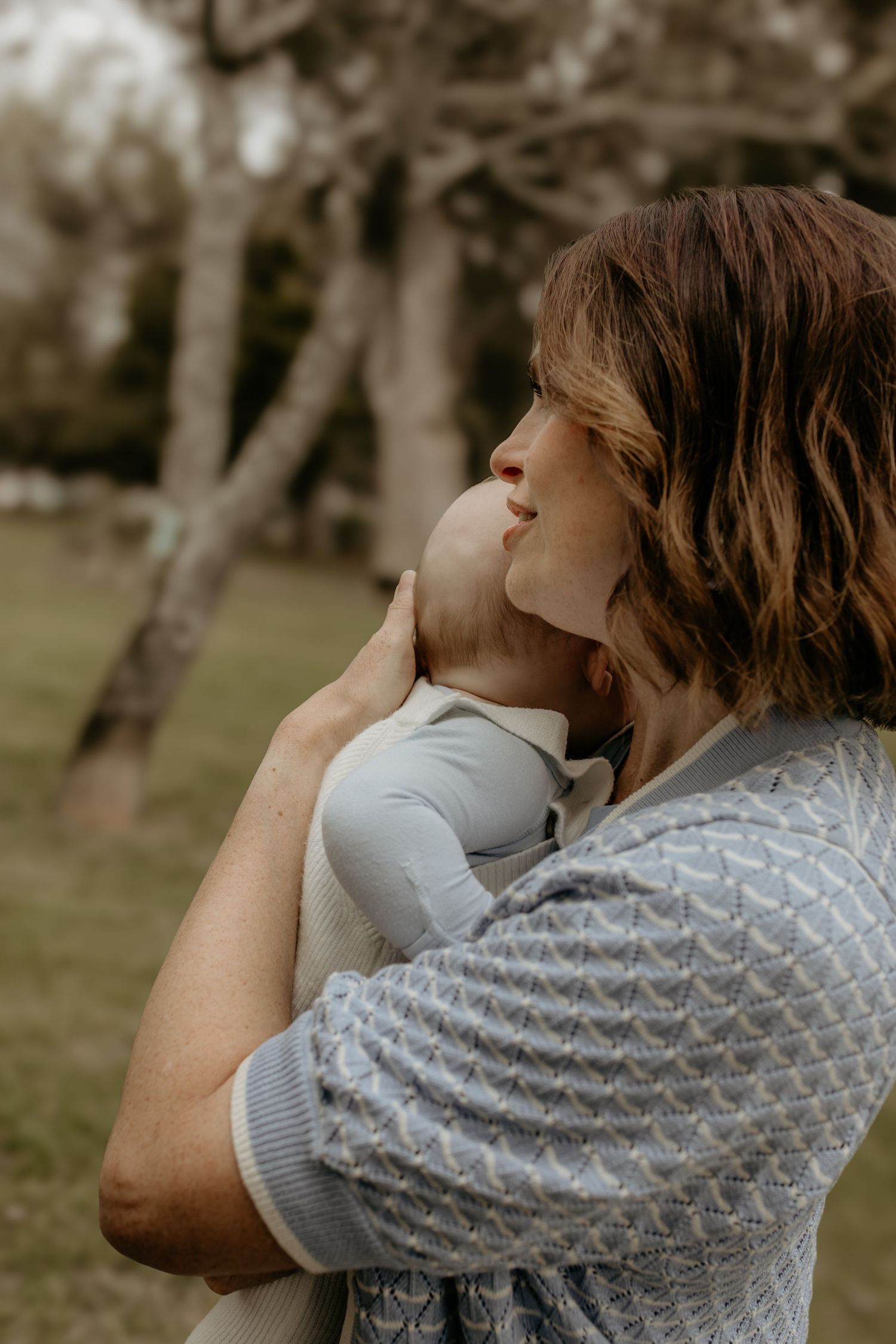 Family portraits with soft tones in Cape Town

Family photography focused on love and movement in Cape Town

Timeless family photos in natur