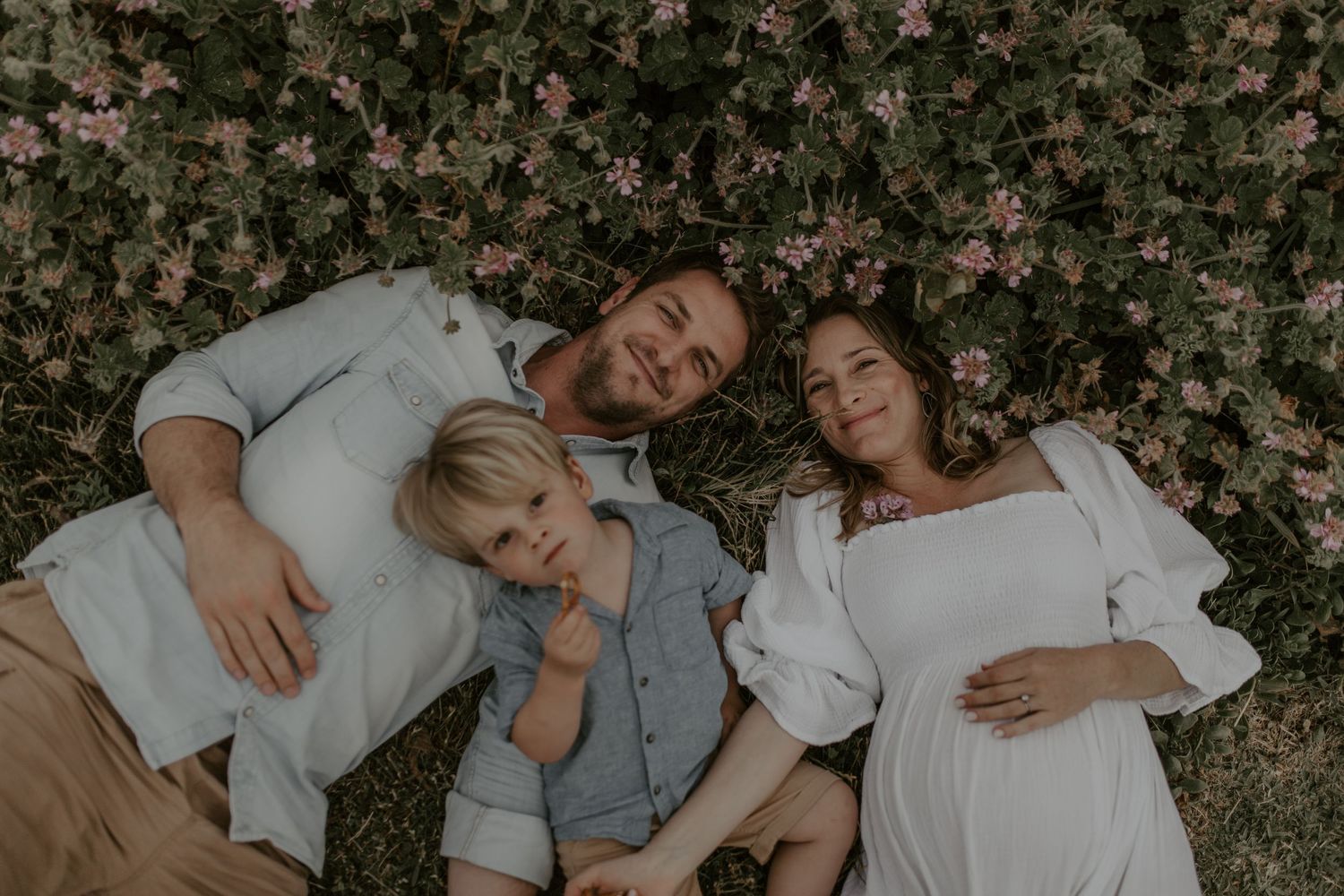 Soft, natural light family portraits

Family photos that feel real, not posed

Storytelling family photography