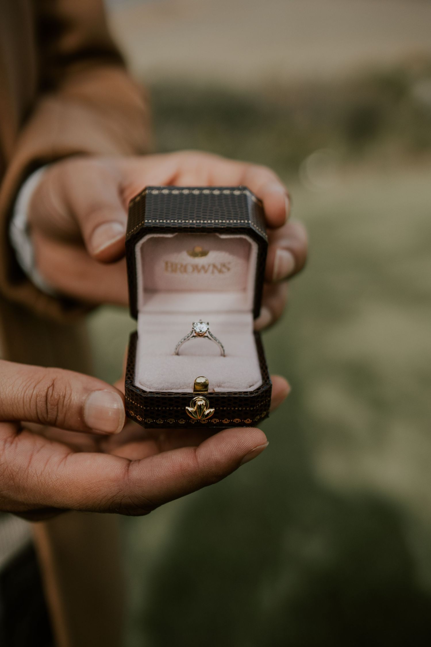 Stellenbosch couples photographer
Stellenbosch proposal photos
Western Cape vineyard proposal photographer