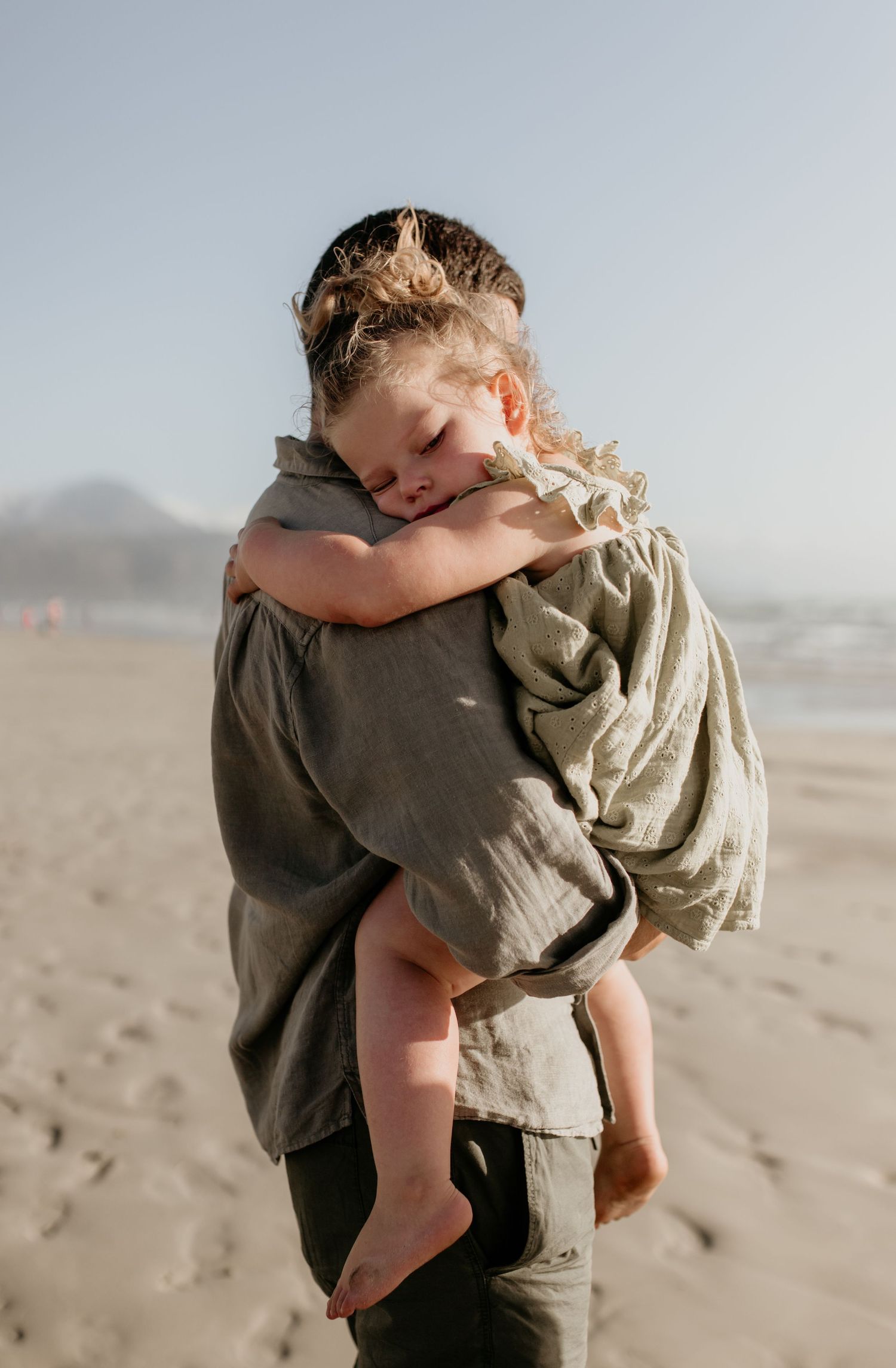 Family photos that capture your everyday magic

Warm, earthy family photography style

Family portraits with a timeless, neutral aesthetic