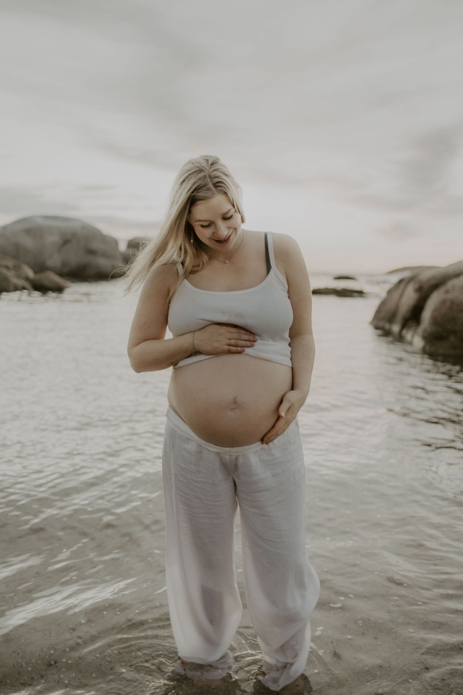 Cape Town outdoor maternity photographer
Maternity photos in Somerset West
Natural light maternity photography Cape Town