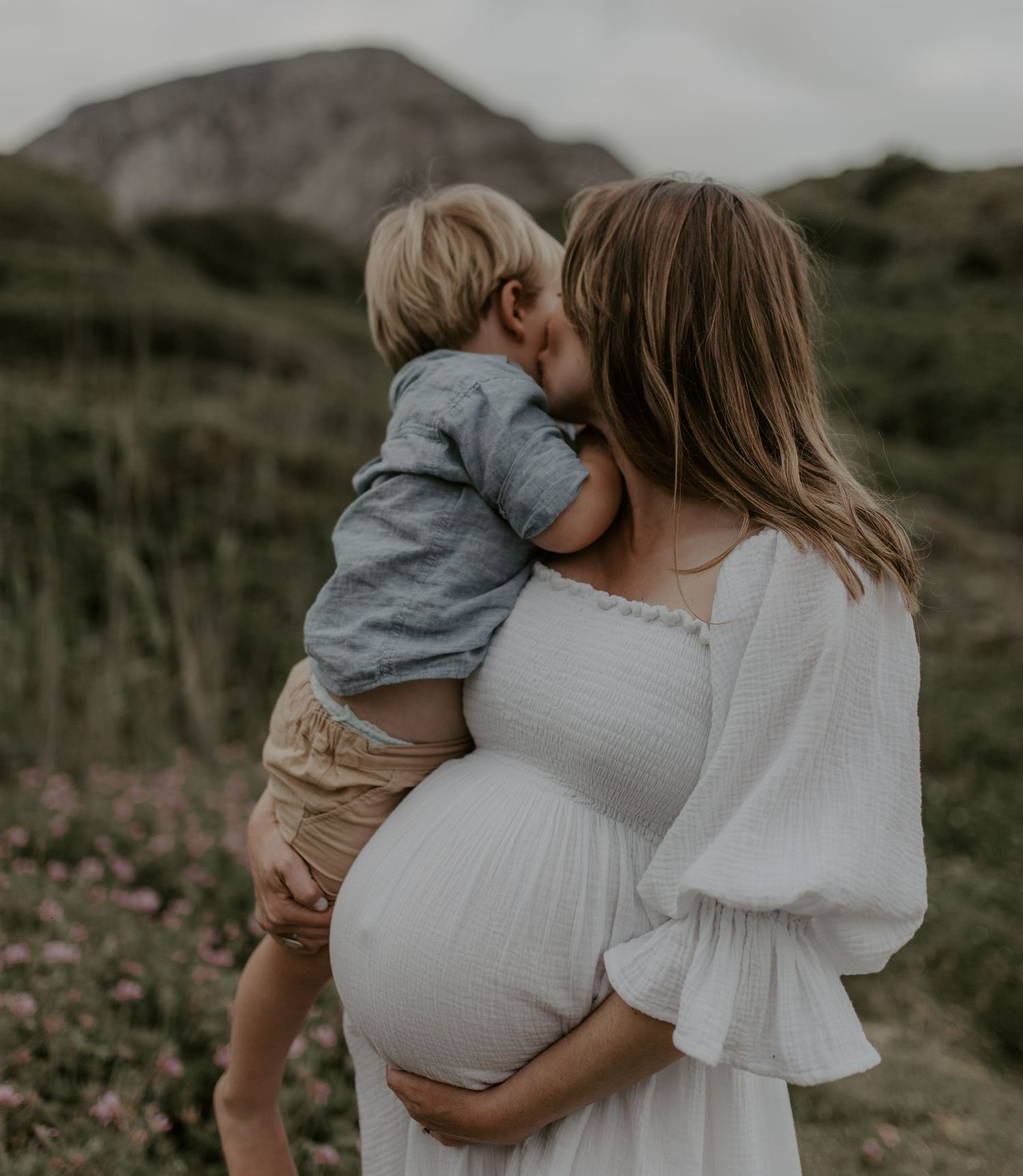 Soft, natural light family portraits

Family photos that feel real, not posed

Storytelling family photography