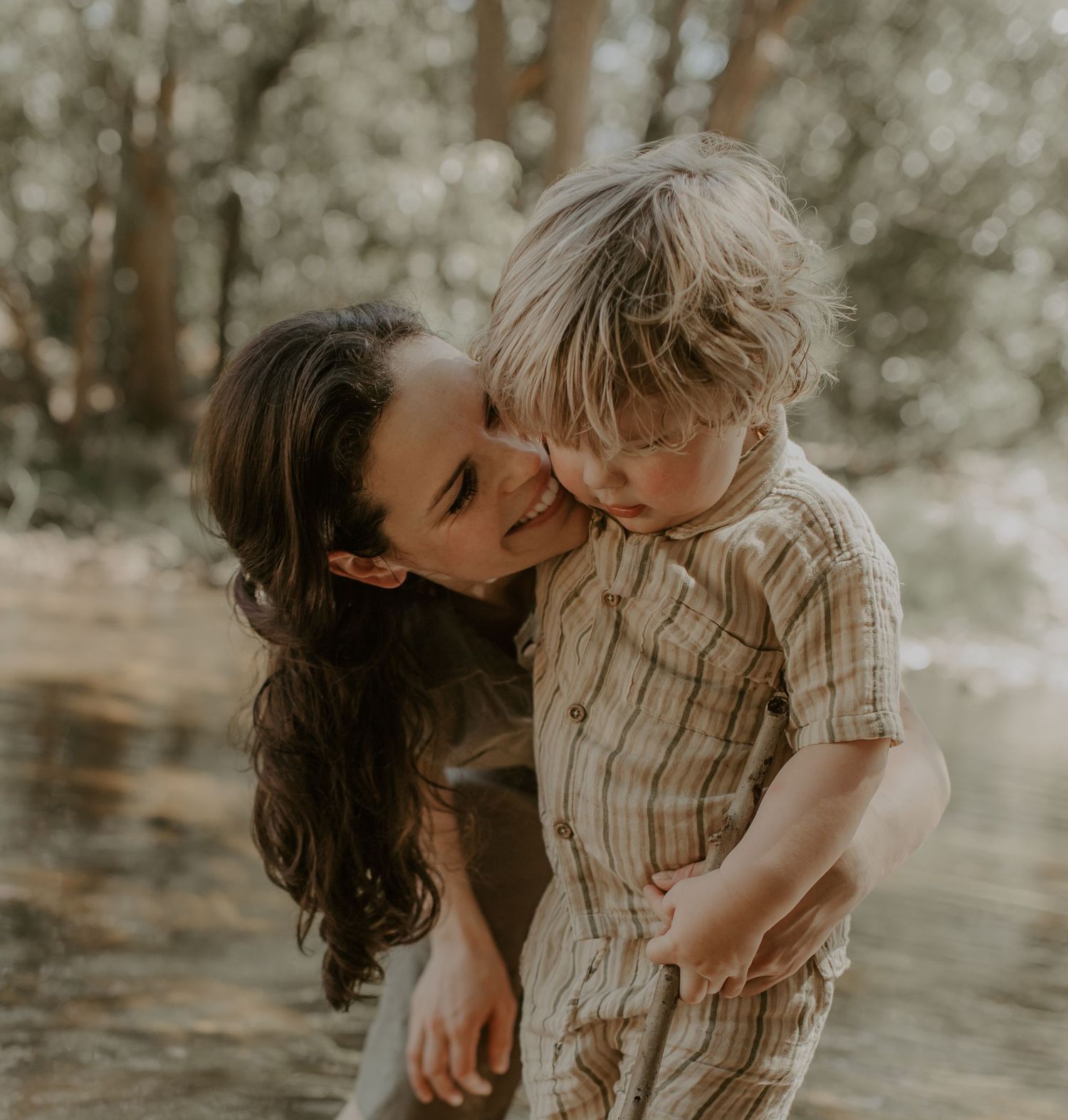 Candid family moments captured in Cape Town

Natural family portraits with Cape Town scenery

Family photography that feels effortless in Ca