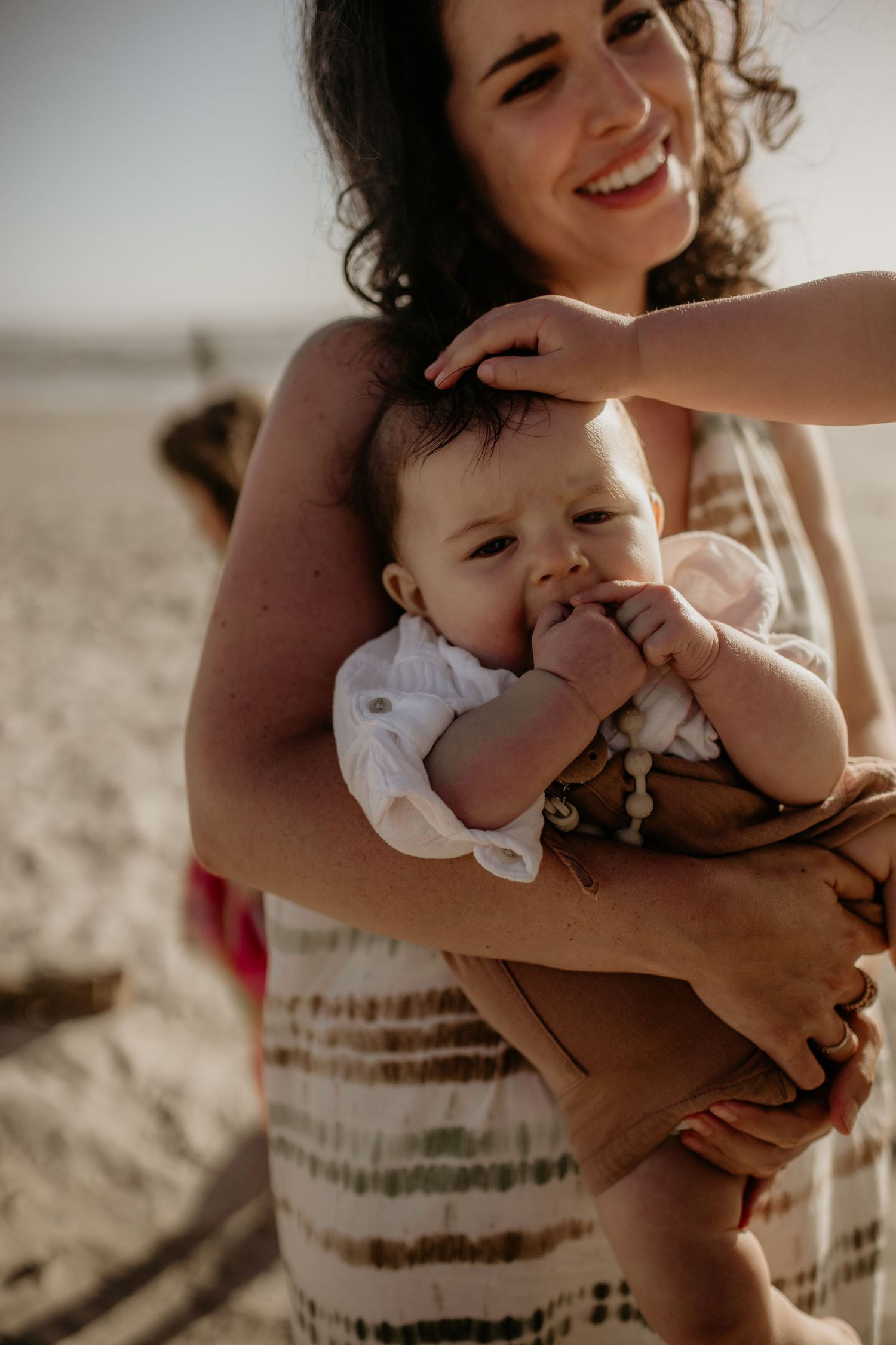 Family photos that capture your everyday magic

Warm, earthy family photography style

Family portraits with a timeless, neutral aesthetic