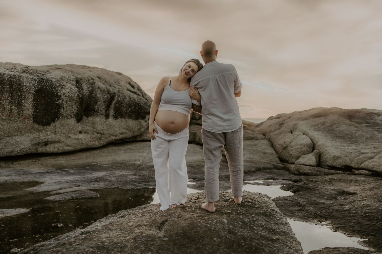 Lifestyle maternity photography Cape Town
Barefoot, natural maternity photos
Wind, light, and love
Unposed maternity photography