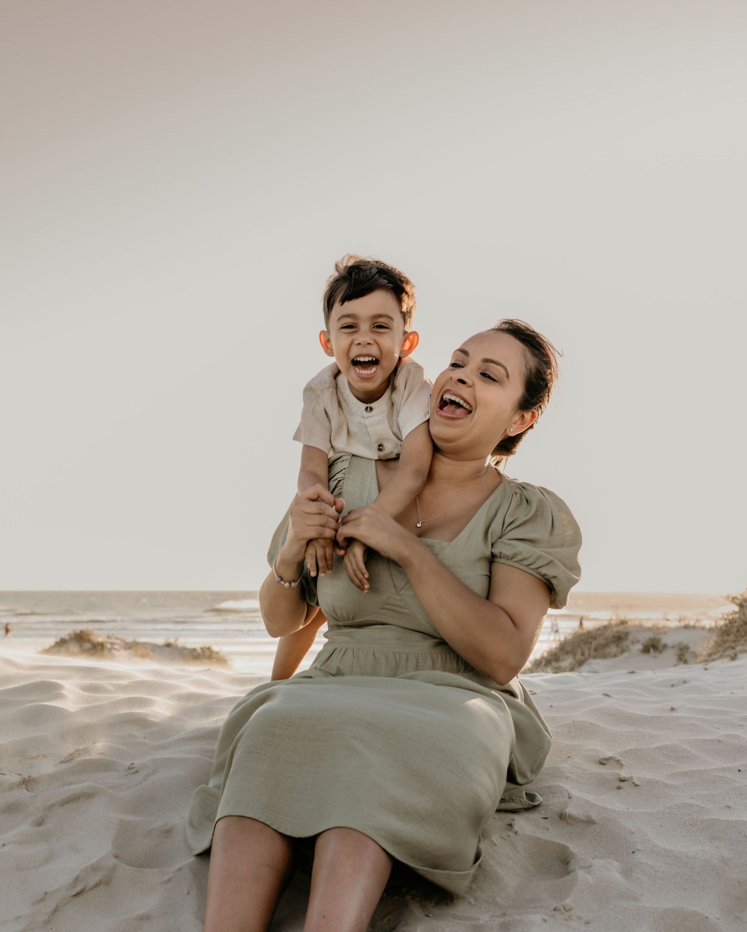 Beach family photoshoot in Strand at golden hour.
Sunset family photography in Cape Town.
Family travel photography