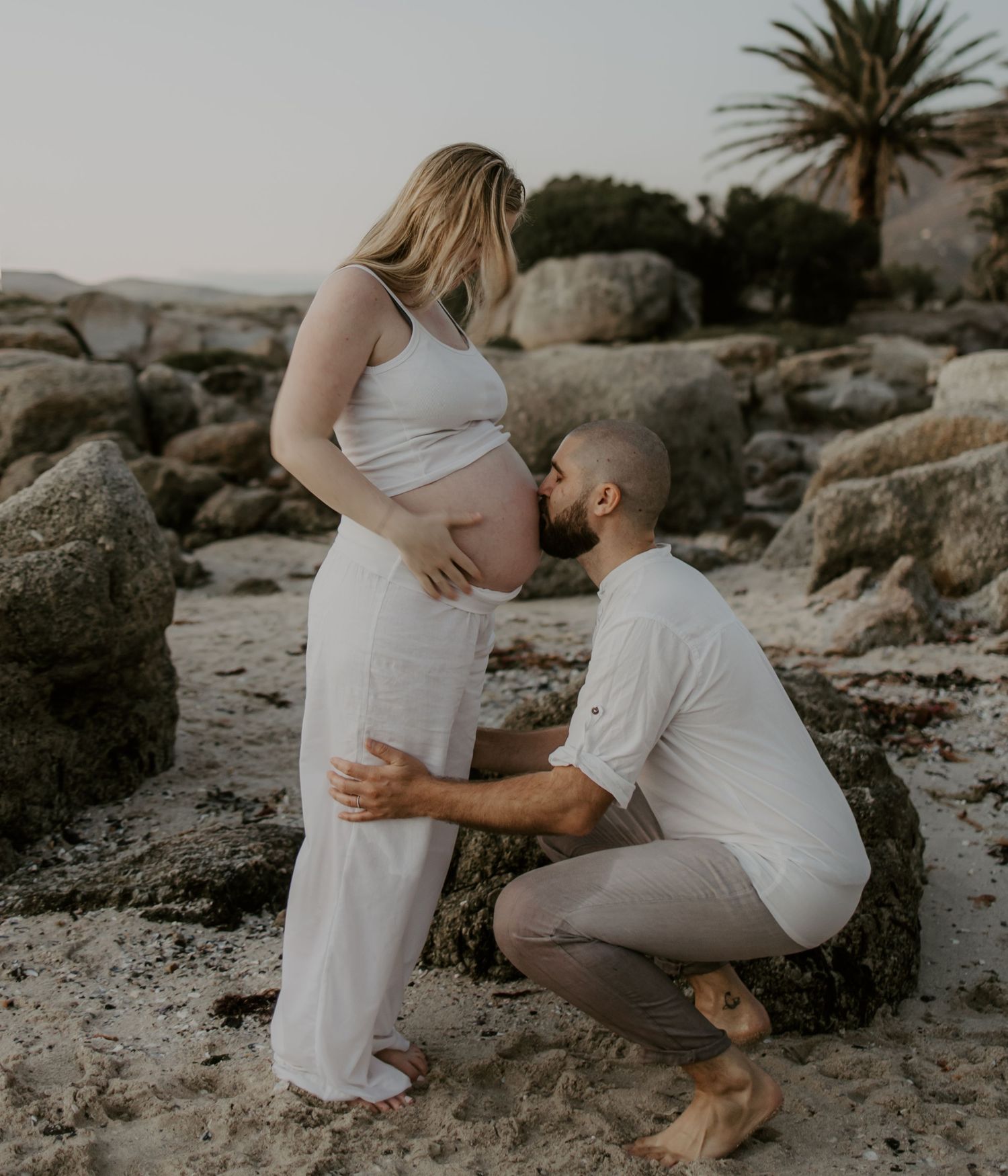 Relaxed maternity sessions in nature
Lifestyle maternity photography Cape Town
Barefoot, natural maternity photos