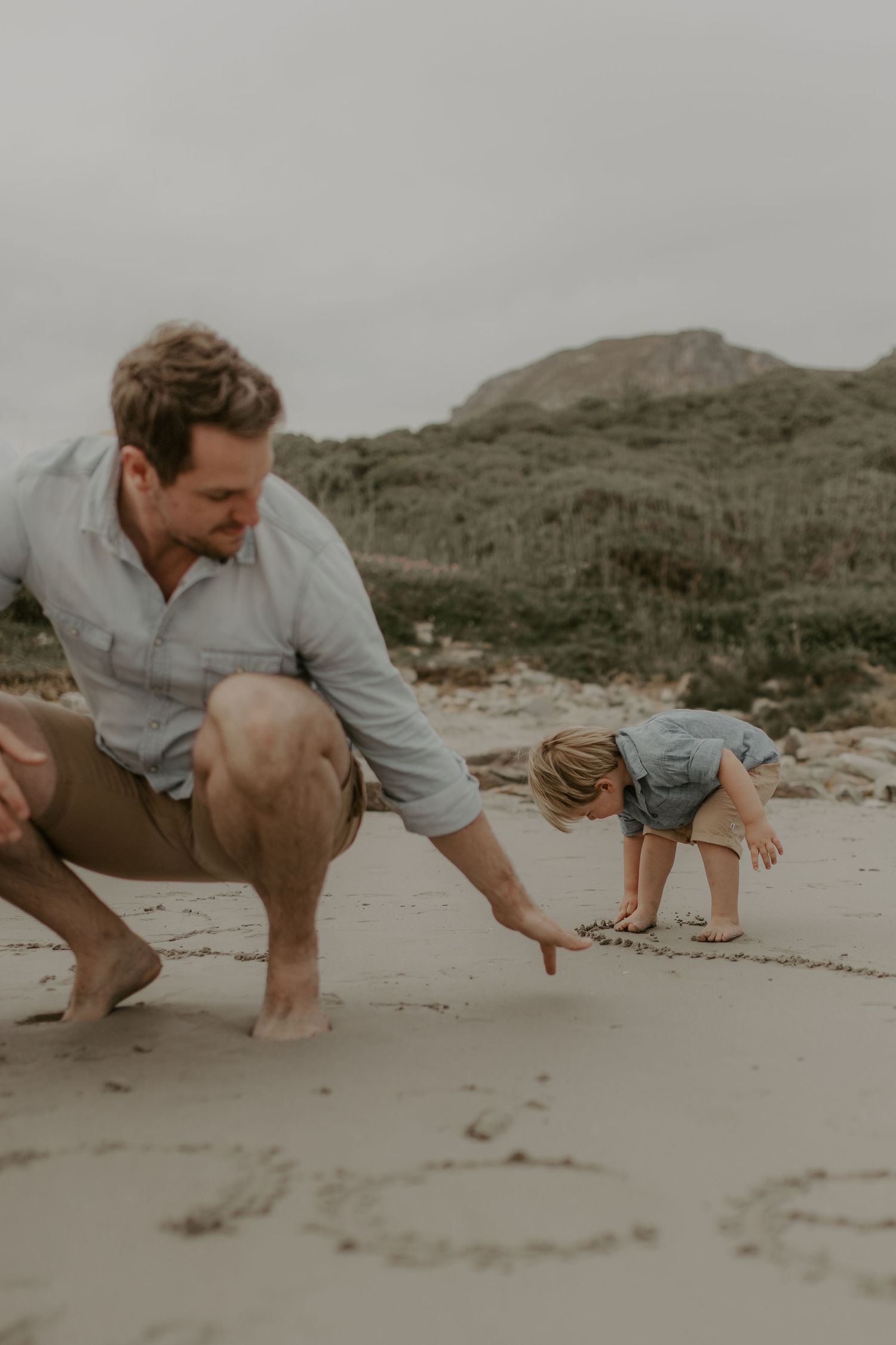 Soft, natural light family portraits

Family photos that feel real, not posed

Storytelling family photography
