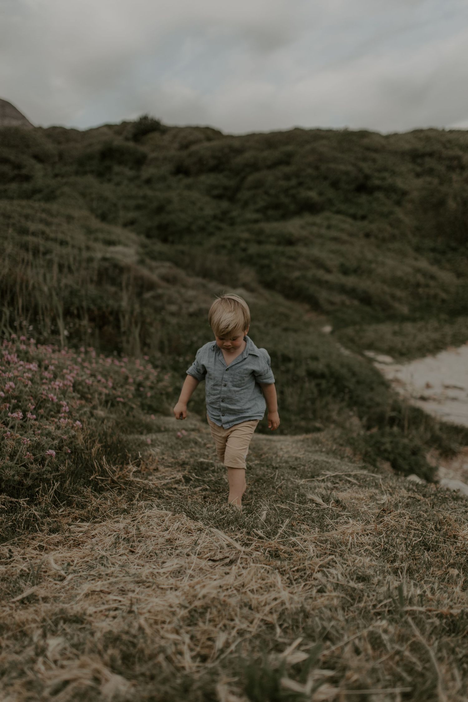 Soft, natural light family portraits

Family photos that feel real, not posed

Storytelling family photography