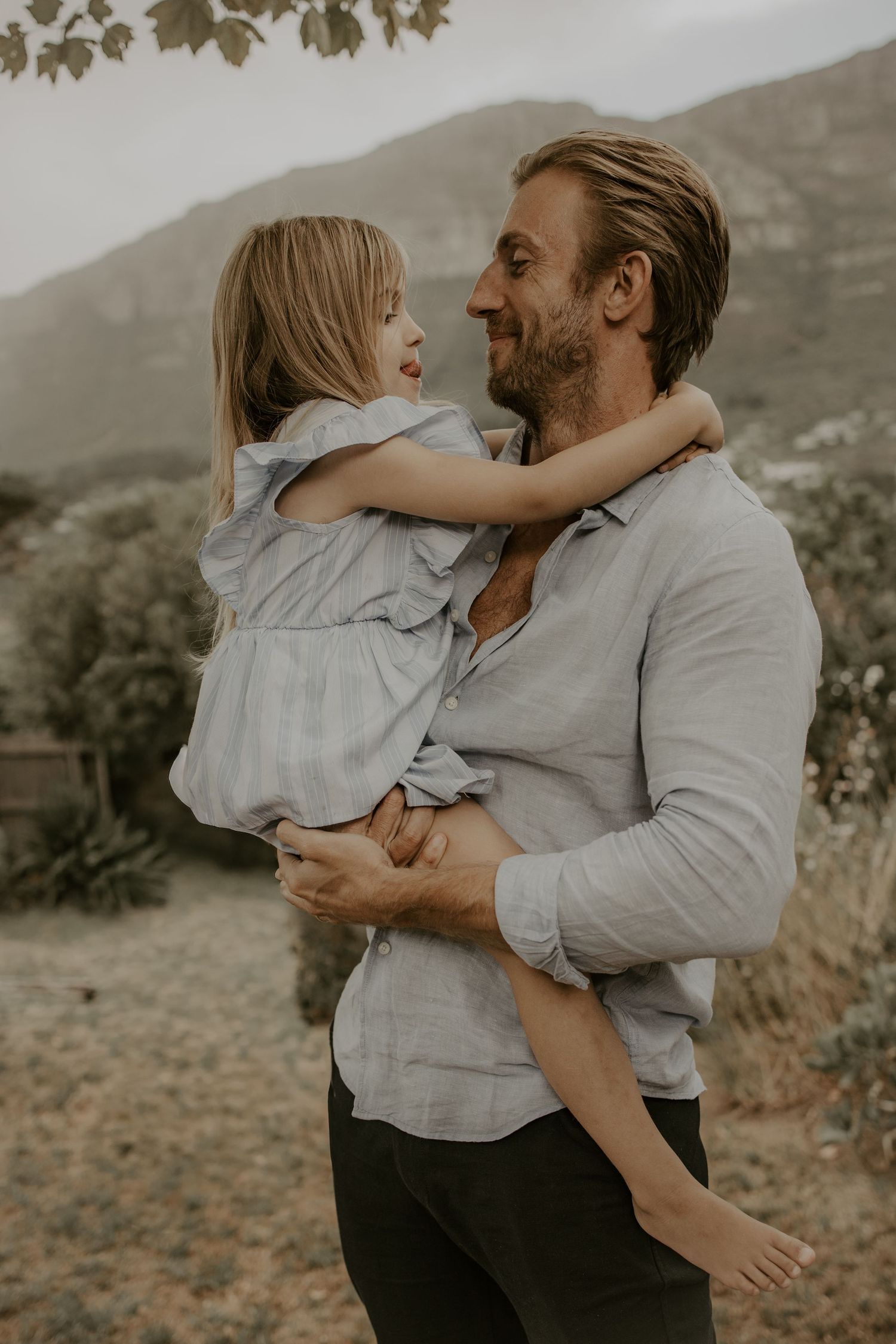 Candid family moments captured along the Cape Town
Authentic family moments Cape Town
Stress-free family photos Cape Tow