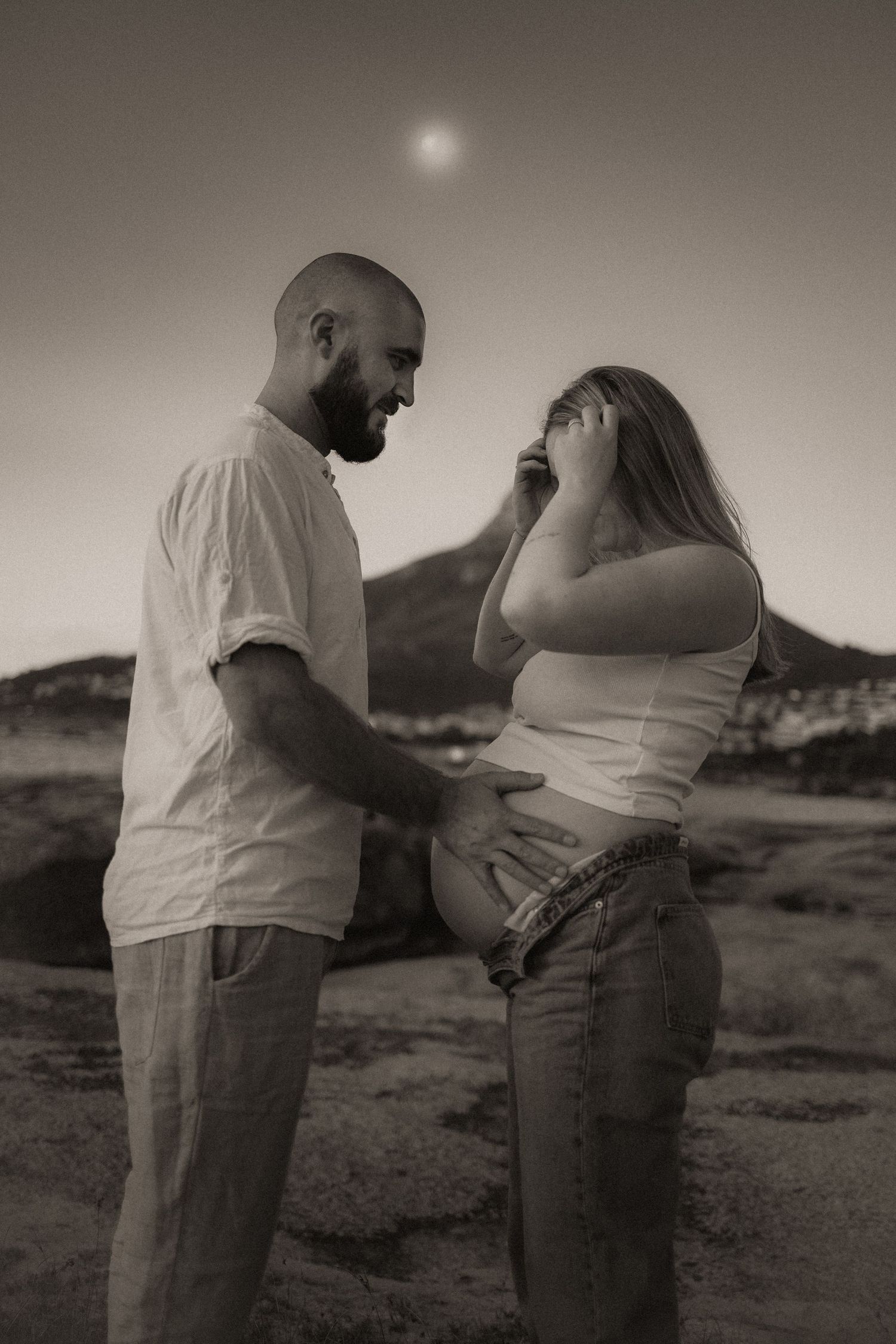 Organic maternity photography in Cape Town
Less posing, more feeling
Natural tones, soft textures, real emotion
