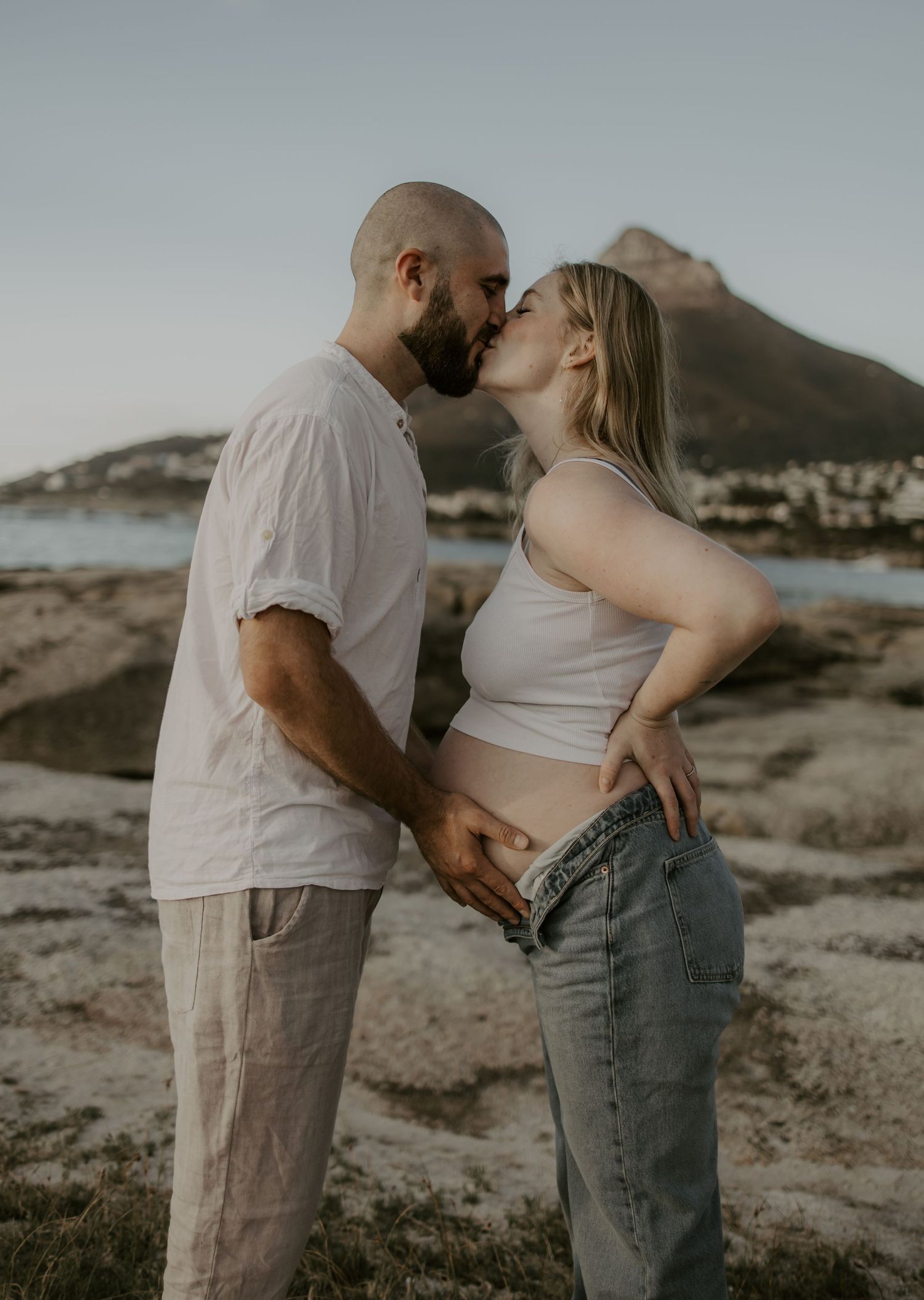 What are the best locations for couple photos in Cape Town?
Where should I have engagement photos taken in Cape Town?