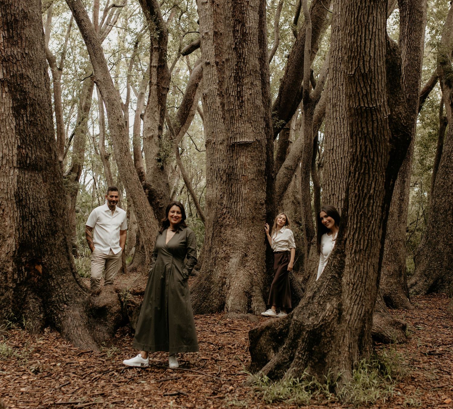Candid family moments captured in Cape Town

Natural family portraits with Cape Town scenery

Family photography that feels effortless in Ca