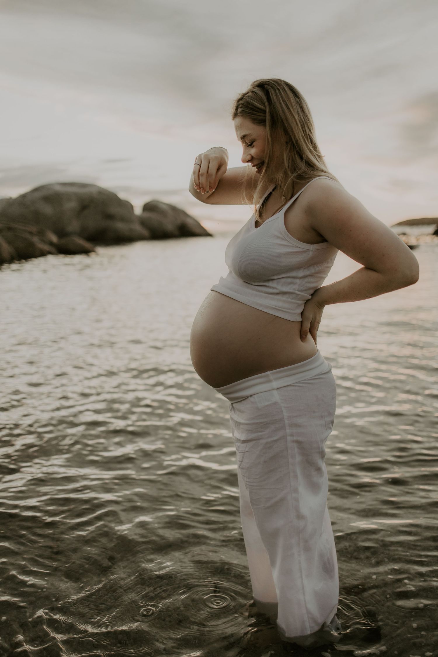 Cape Town outdoor maternity photographer
Maternity photos in Somerset West
Natural light maternity photography Cape Town