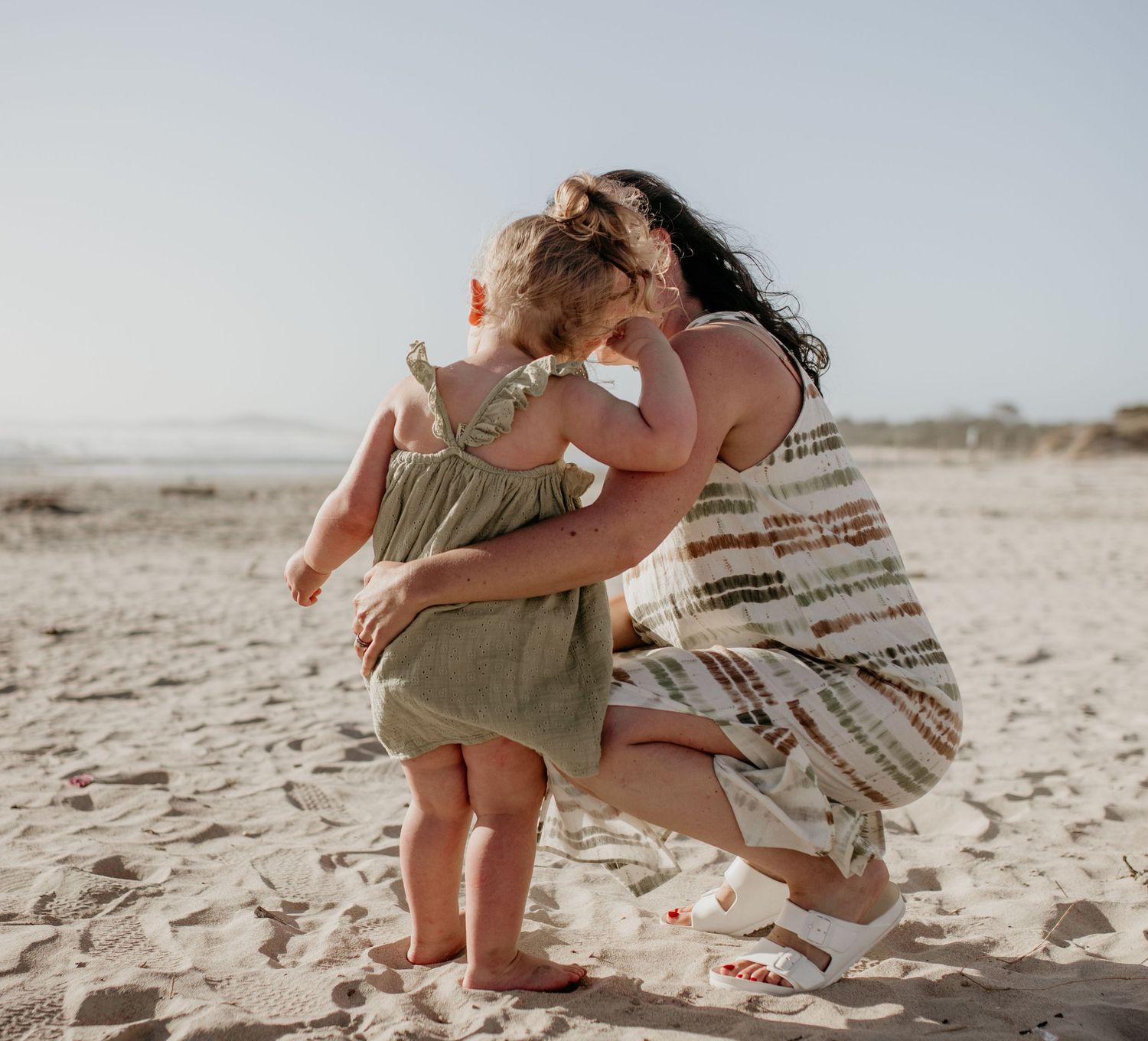 Family photos that capture your everyday magic

Warm, earthy family photography style

Family portraits with a timeless, neutral aesthetic