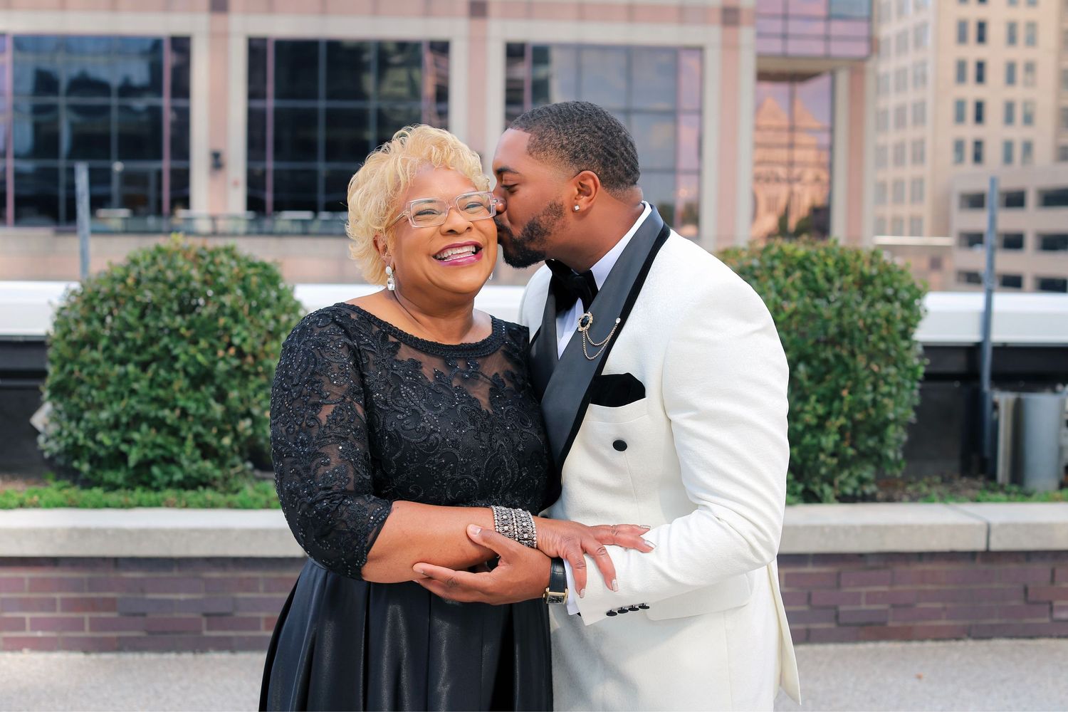 WEDDING PHOTOGRAPHER  & EVENT STYLIST IN STAUNTON VA