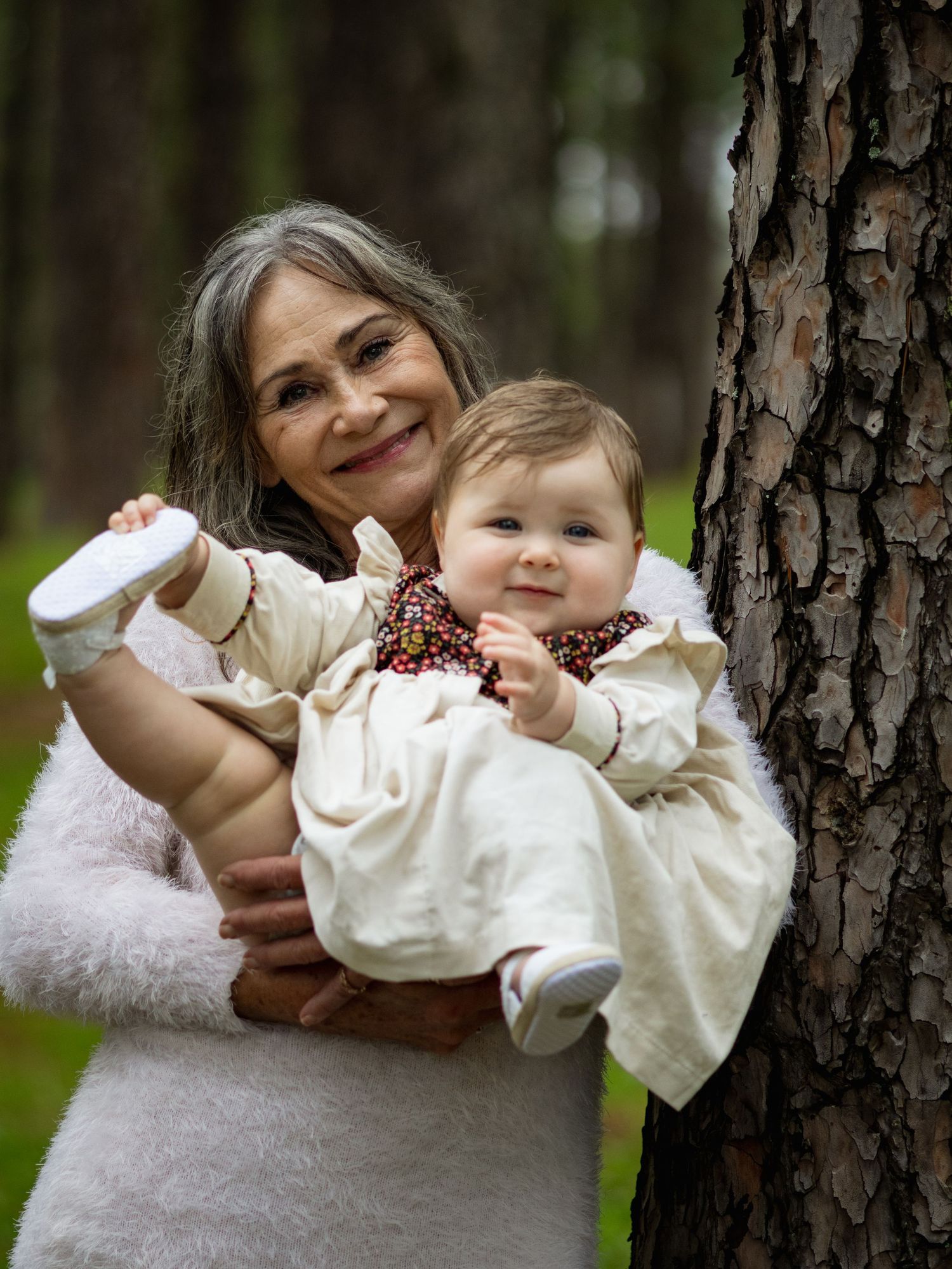 family photos, family photoshoot, family photographer, family photography, granny and baby photos, granddaughter photos