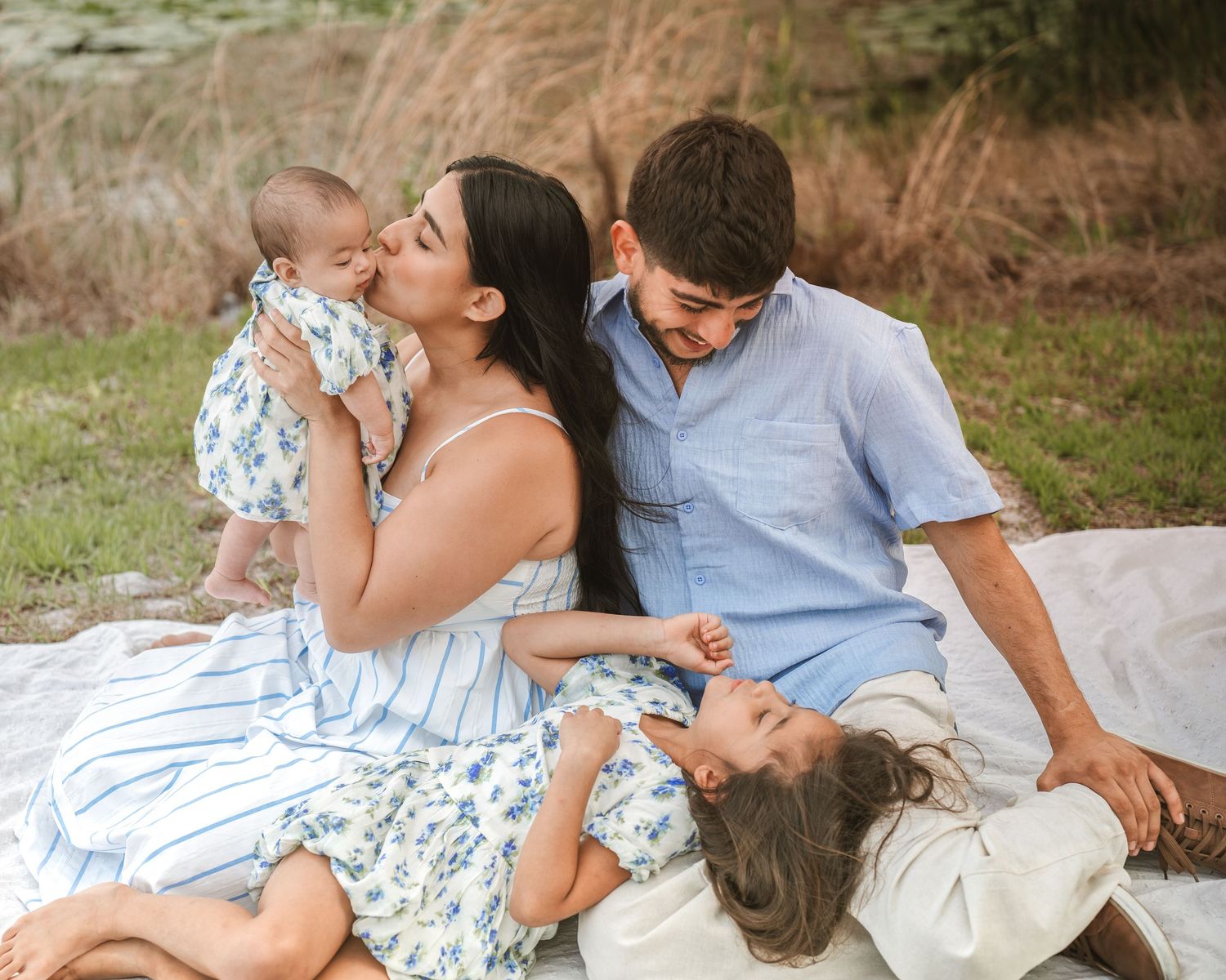 Warm, true-to-life family photography captured during an outdoor Orlando family session.