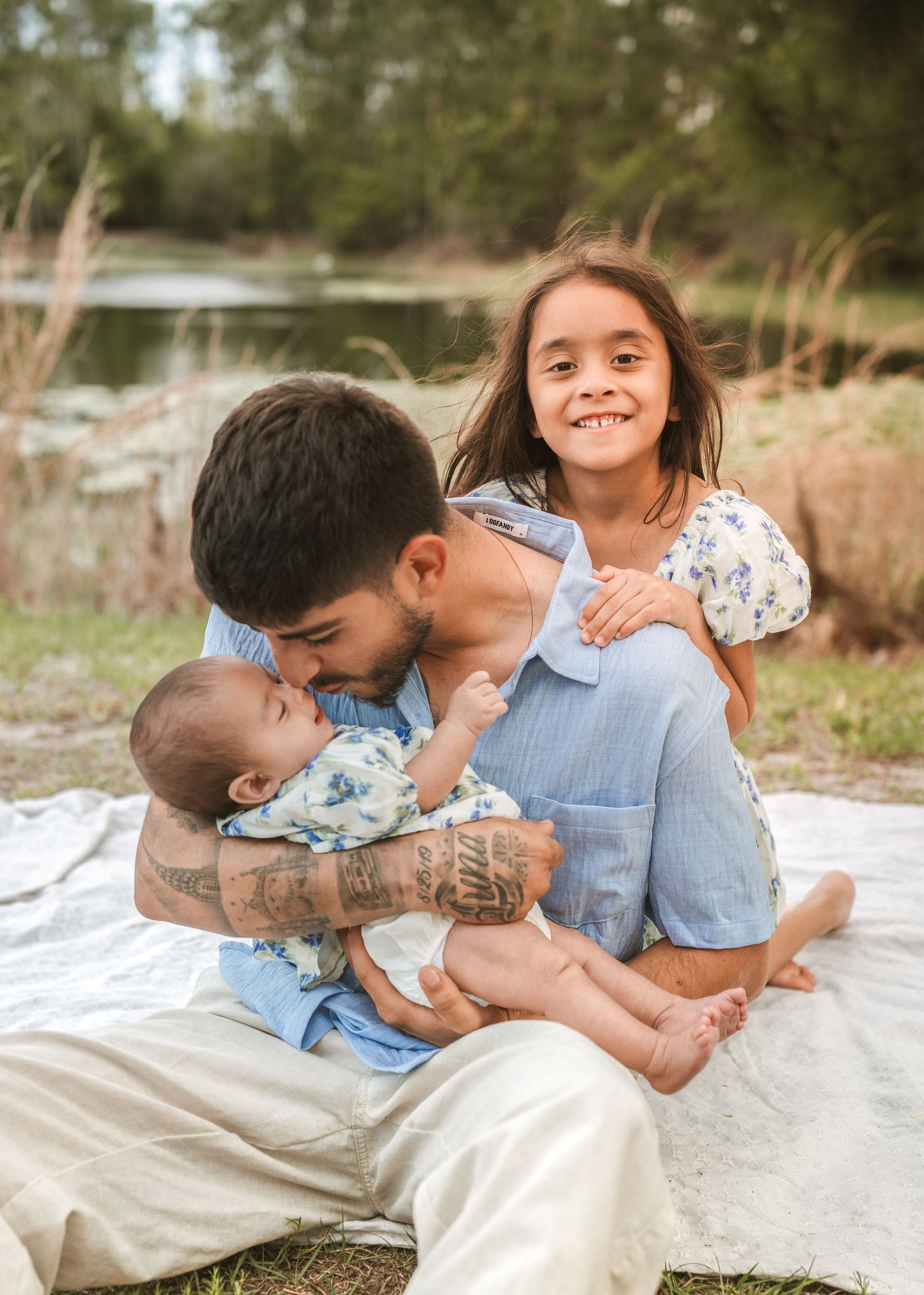 Warm, true-to-life family photography captured during an outdoor Orlando family session.