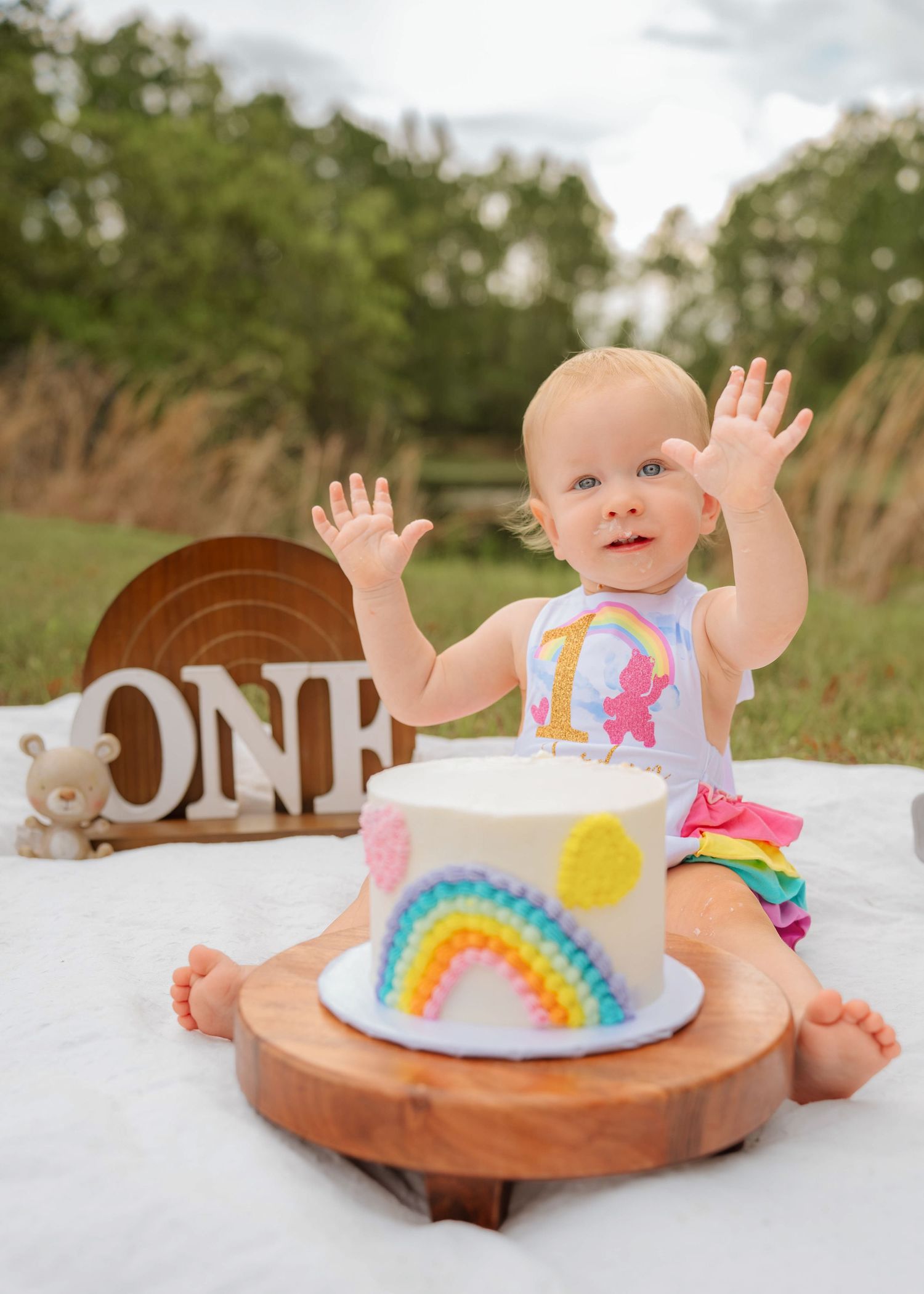 Timeless cake smash photography documenting a first birthday celebration in St Cloud Florida
