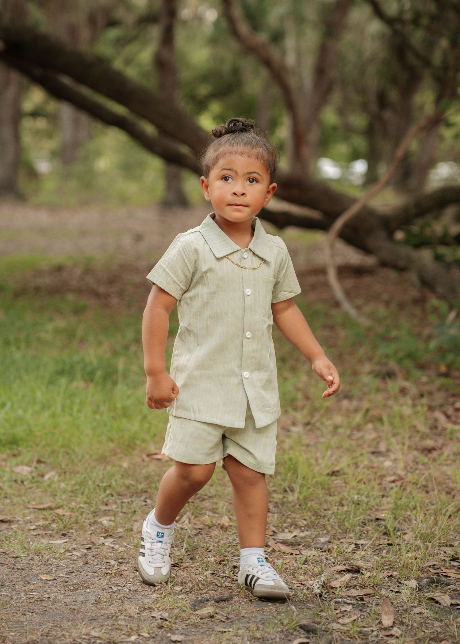 Family photography session at Lake Runnymede Conservation Area in St Cloud Florida