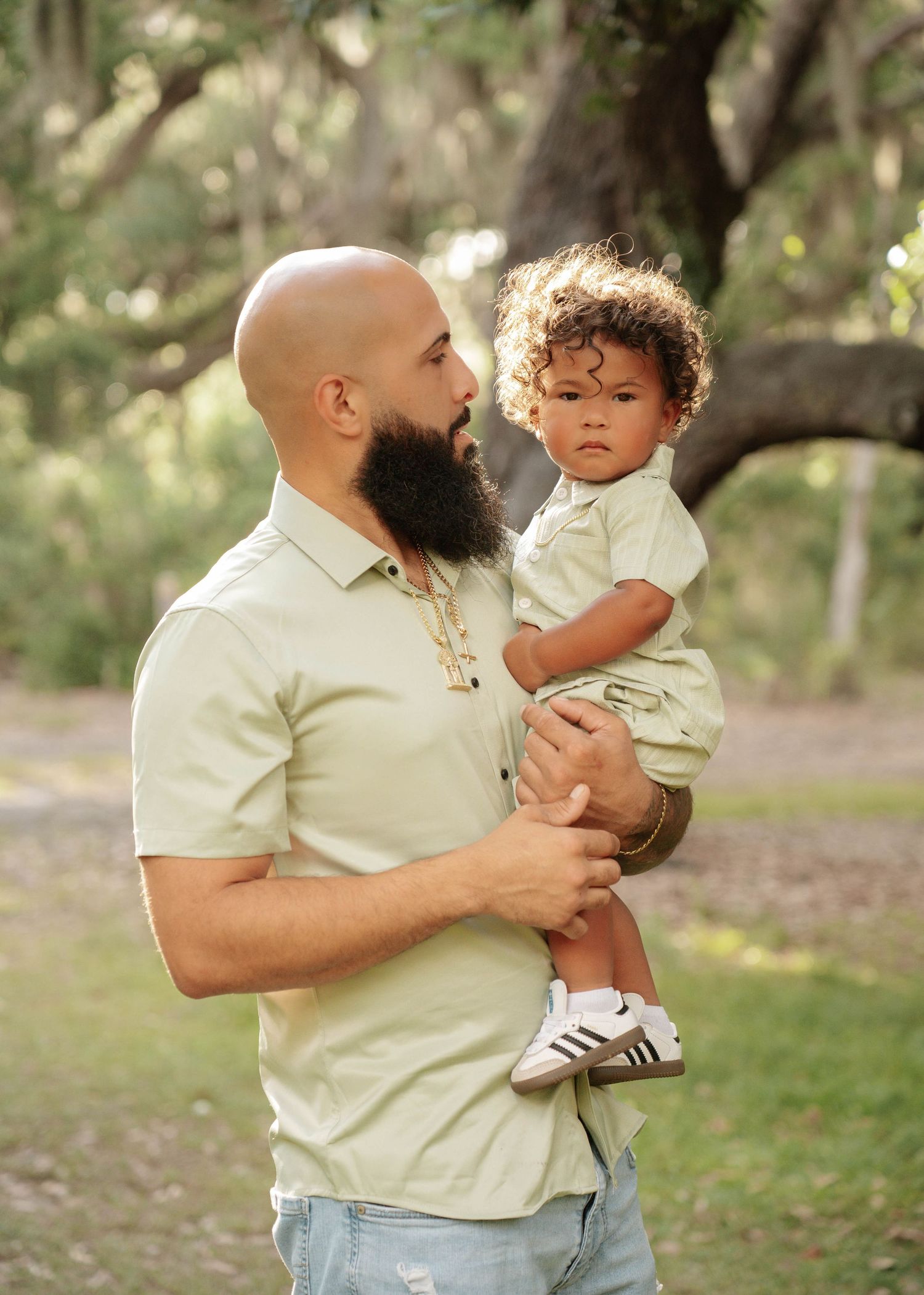 Family photography session at Lake Runnymede Conservation Area near Orlando Florida