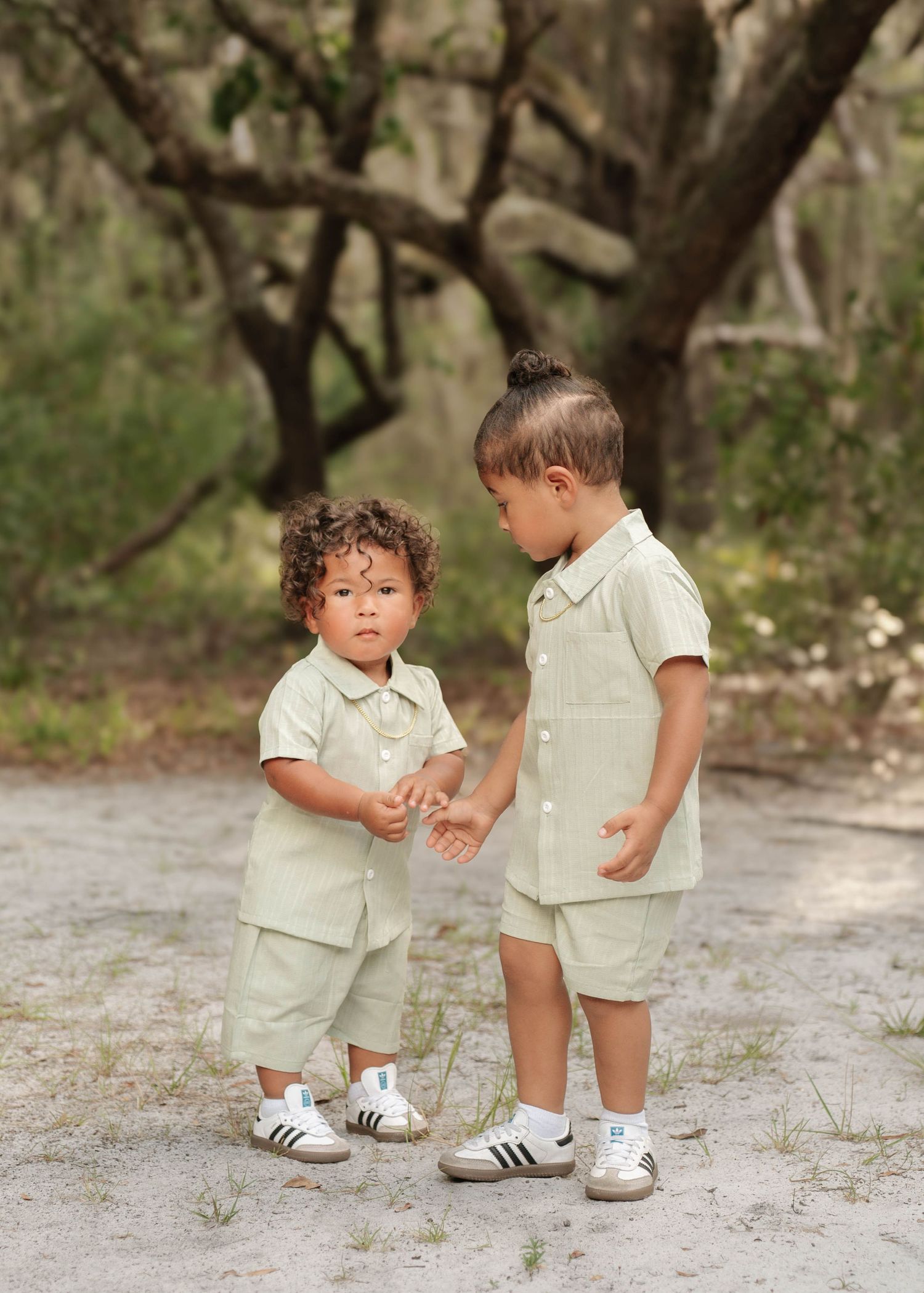 Family photography session at Lake Runnymede Conservation Area in St Cloud Florida
