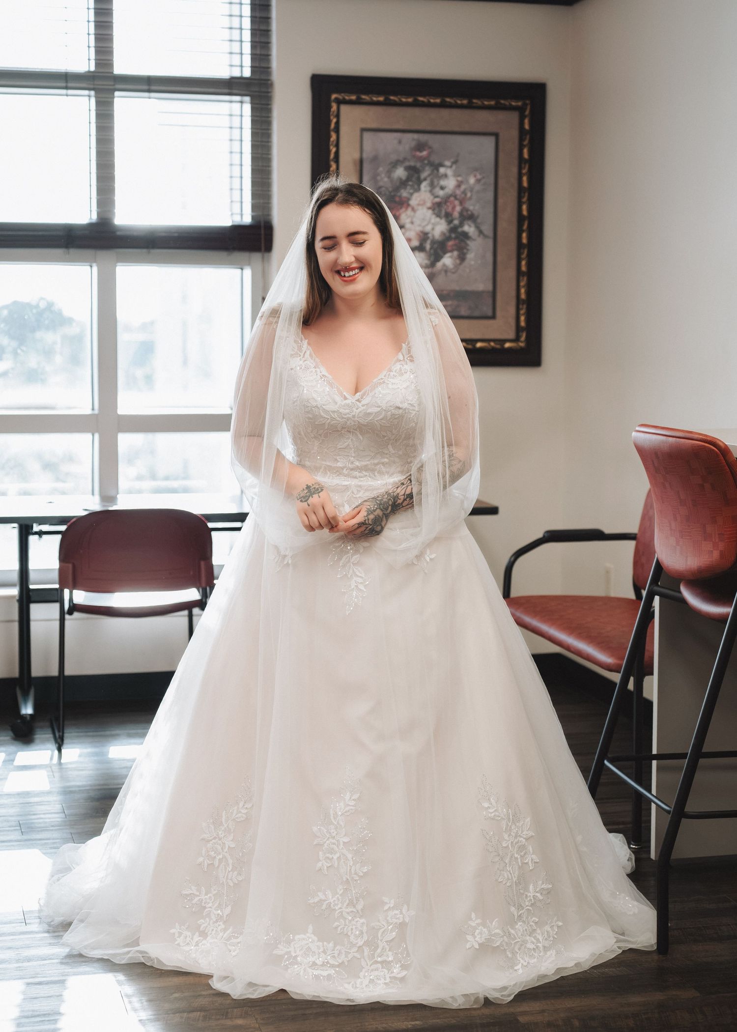 UK bride romantic bridal portraits before her Orlando courthouse elopement at the Orange County Courthouse in Florida
