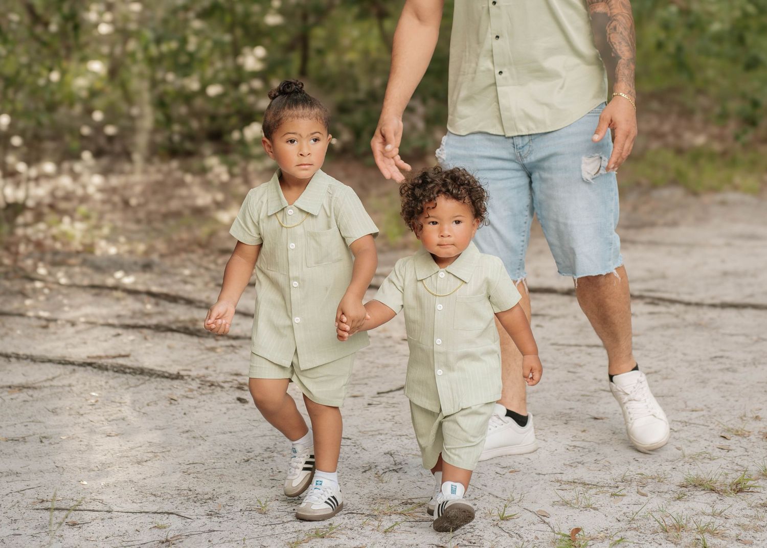Family photography session at Lake Runnymede Conservation Area in St Cloud Florida