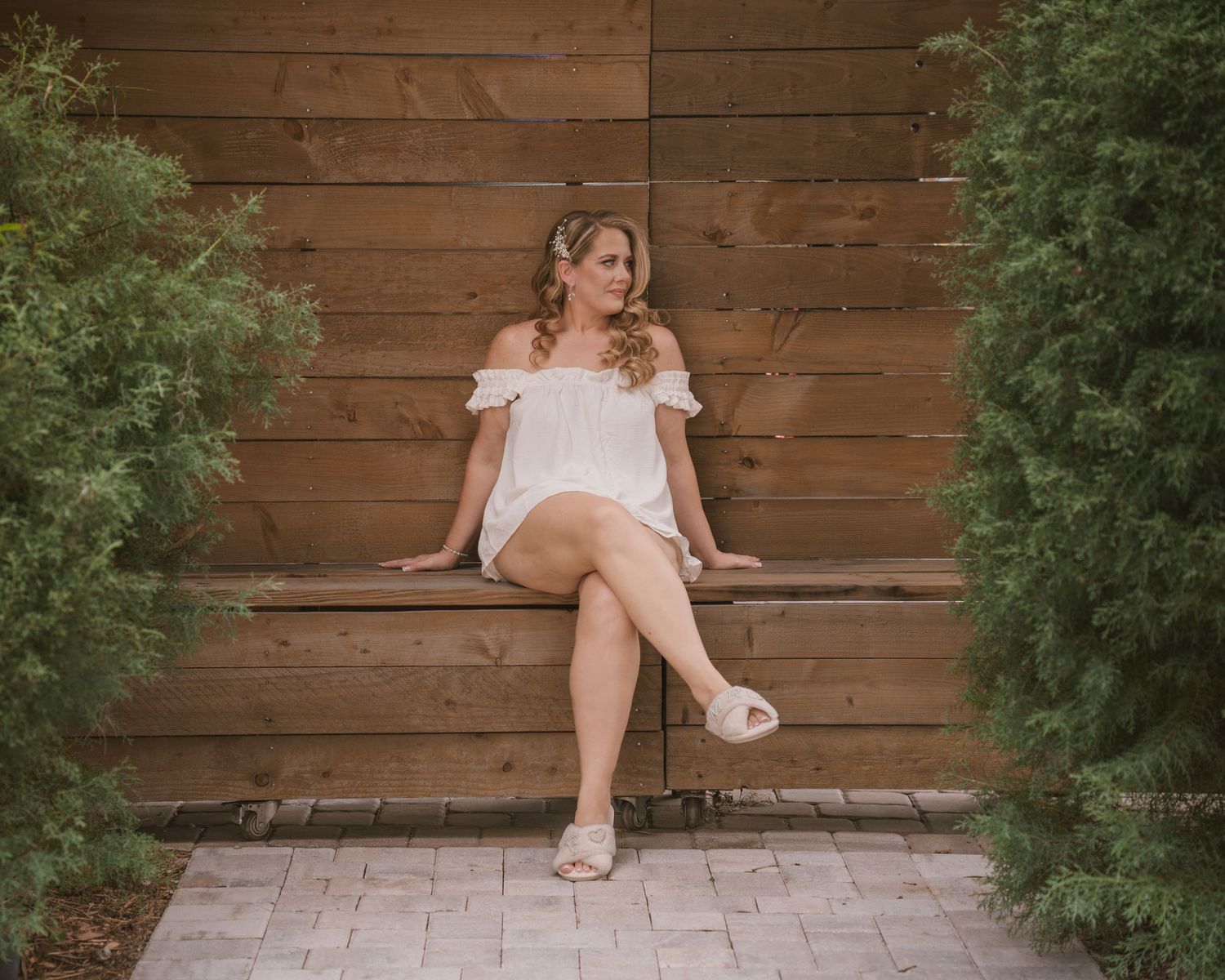 Bridal portraits at Moss Estates wedding venue in Central Florida by wedding photographer Erin Laine Photo