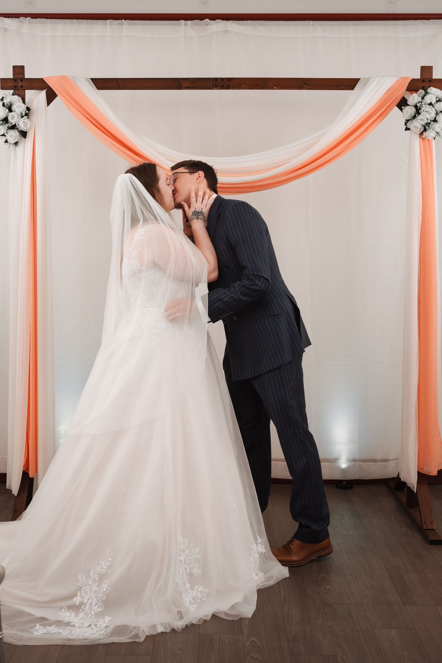Intimate Orange County Courthouse wedding ceremony for UK couple in Orlando Florida