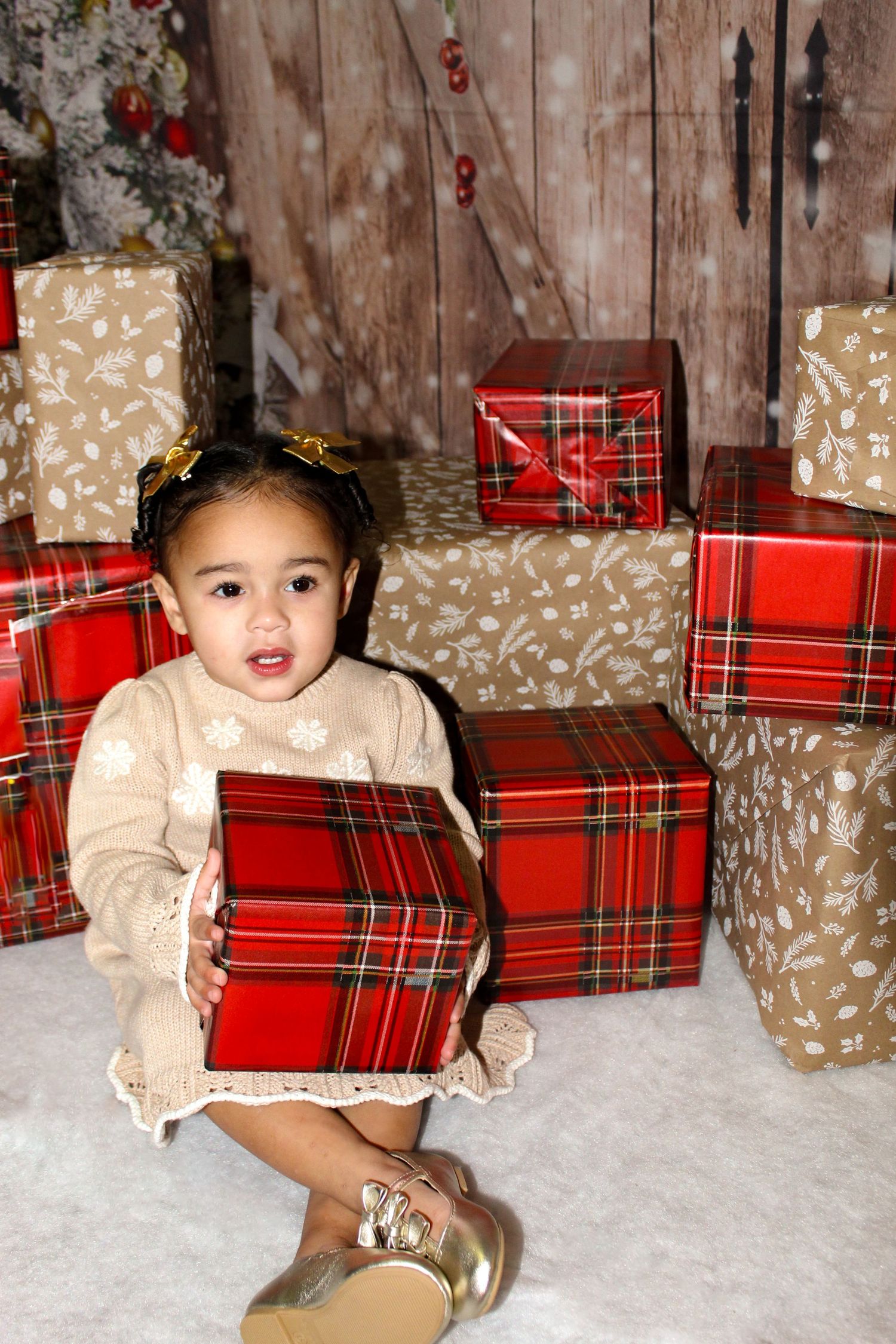 Family photography by Luna Photography in Central Florida, capturing genuine smiles, meaningful connections, and memories to treasure.