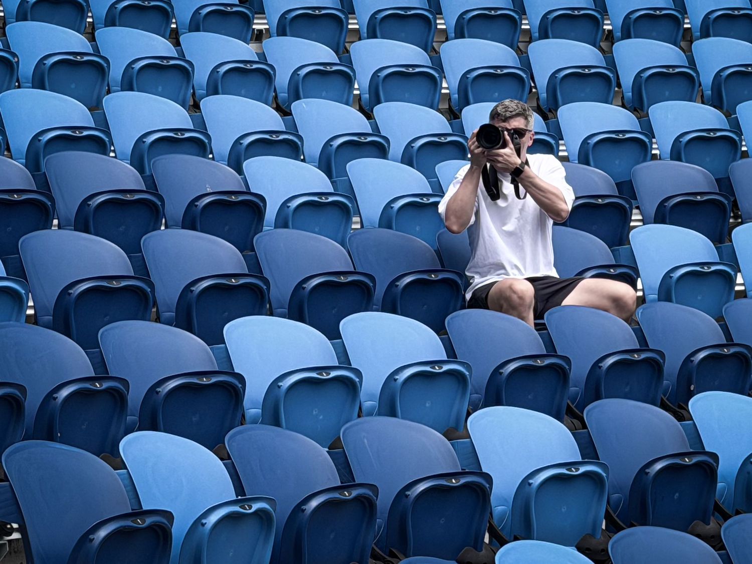 Irish Sports Photographer based in Melbourne Ciaran Redmond - Contact Me Page