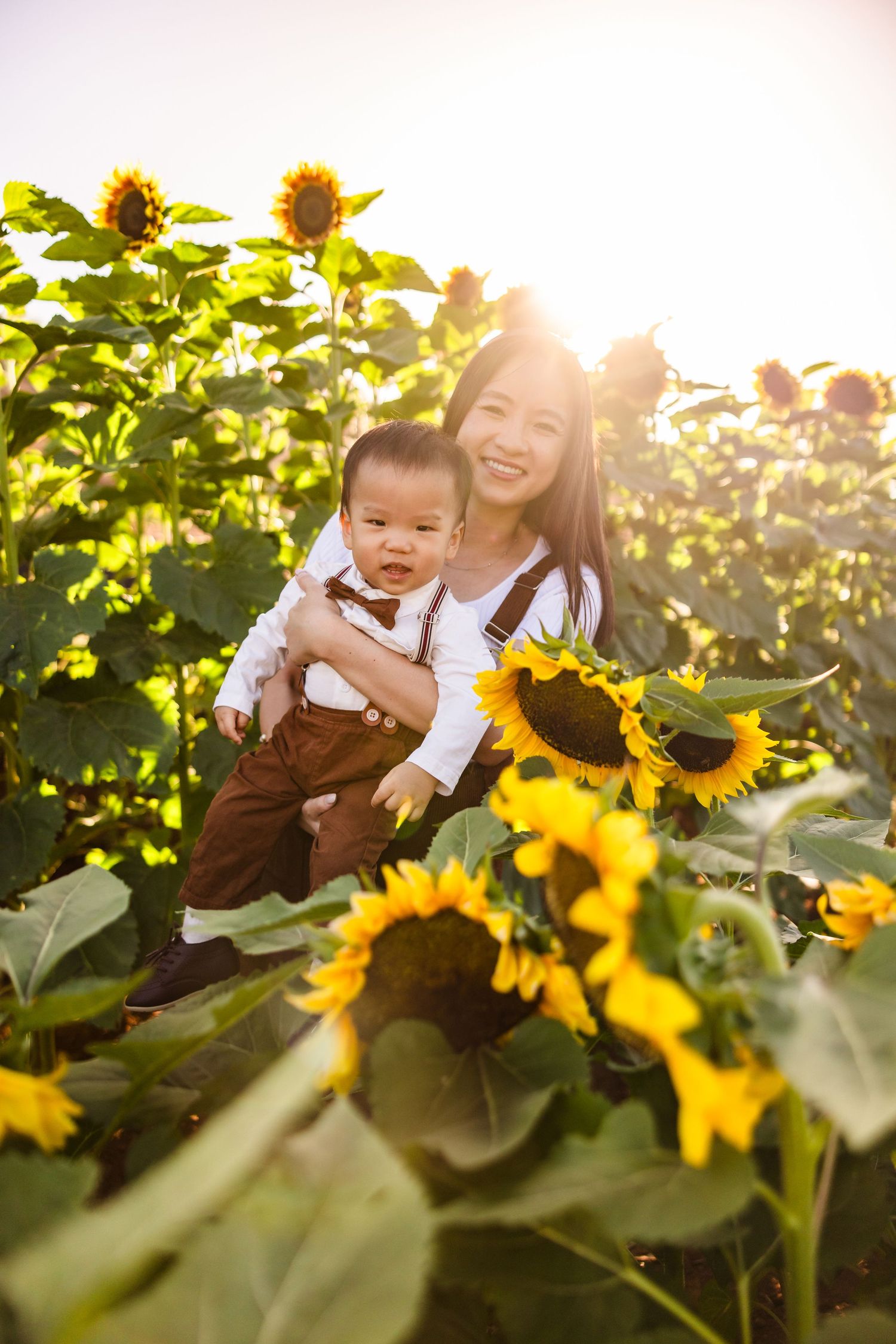 San Diego Fall Mini Session Photographer - Sunflower pumpkin patch at Pumpkin Station, Permits included