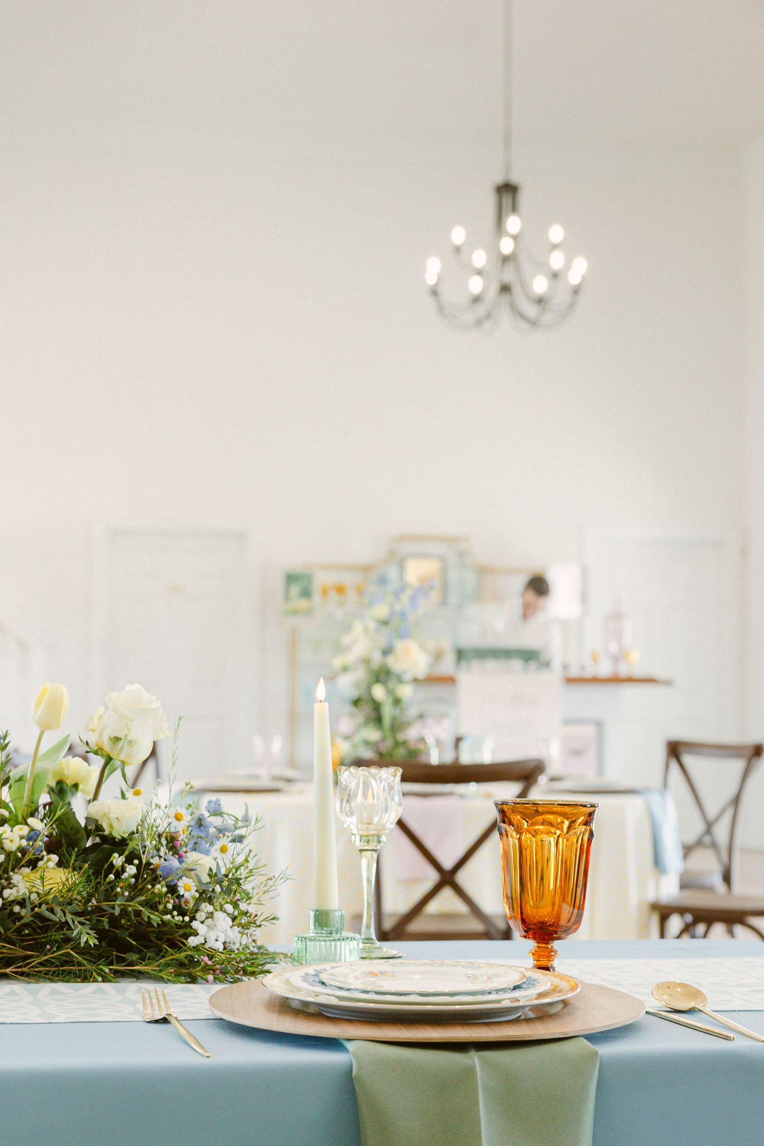 Explore this elegant Southern intimate wedding and elopement inspiration for couples getting married in the Southeast, luxury wedding photos