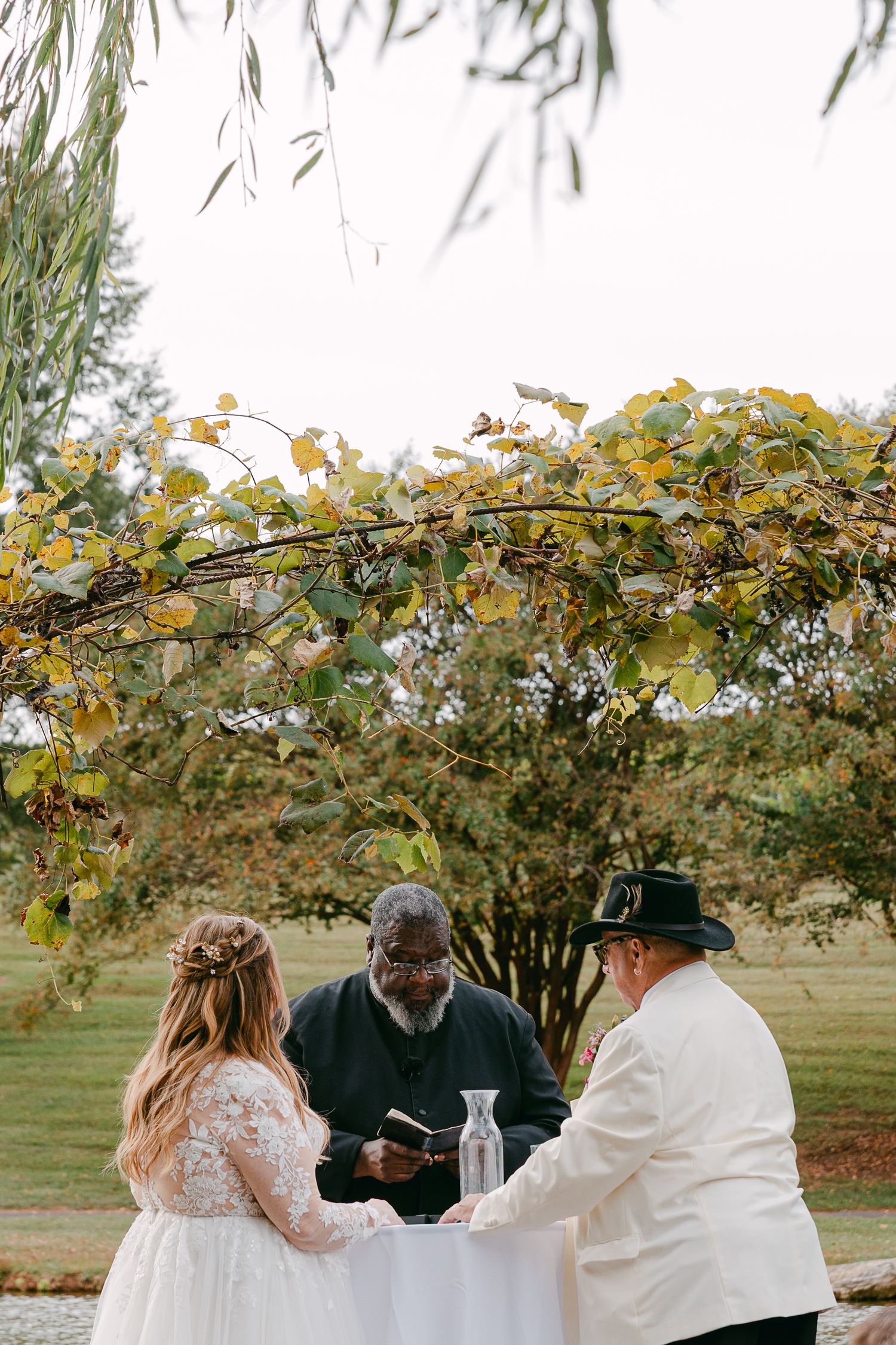 Kalli Hicks is a photographer based in Asheville, North Carolina, who tells wedding and elopement stories in the Southeastern US and Ireland