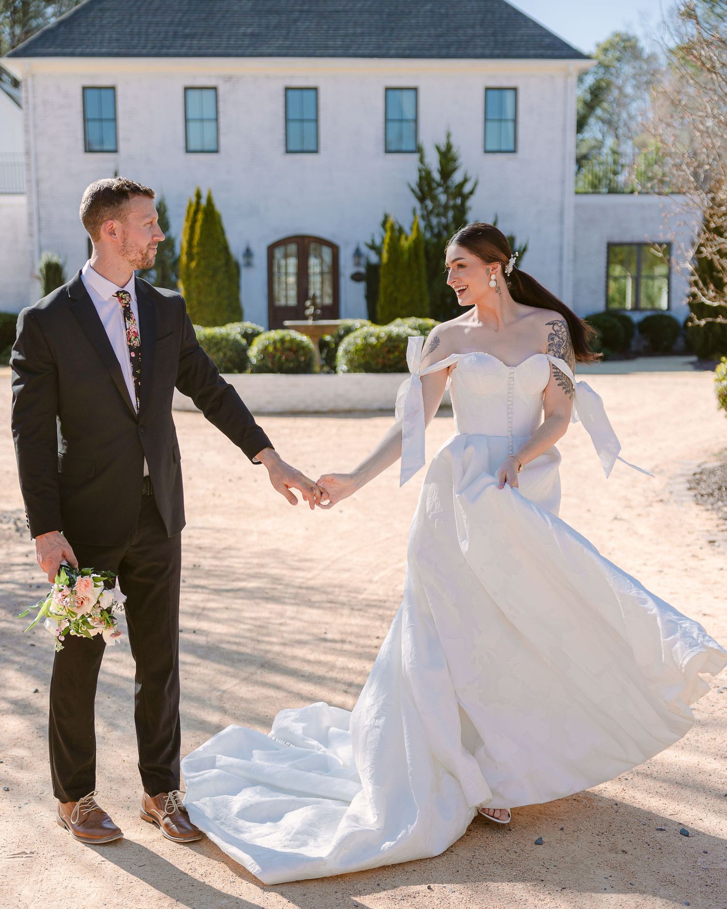 Photographer available in 2026 based in Asheville, North Carolina, who tell wedding and elopement stories in the Southeastern US and Ireland
