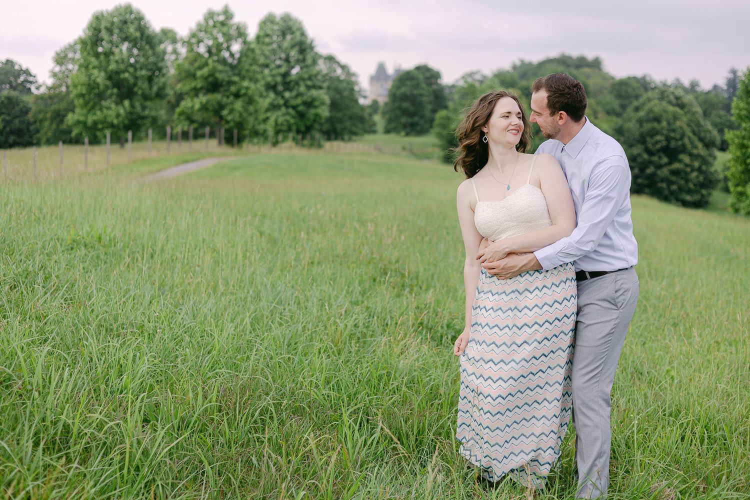 Kalli Hicks is a photographer based in Asheville, North Carolina, who tells wedding and elopement stories in the Southeastern US and Ireland