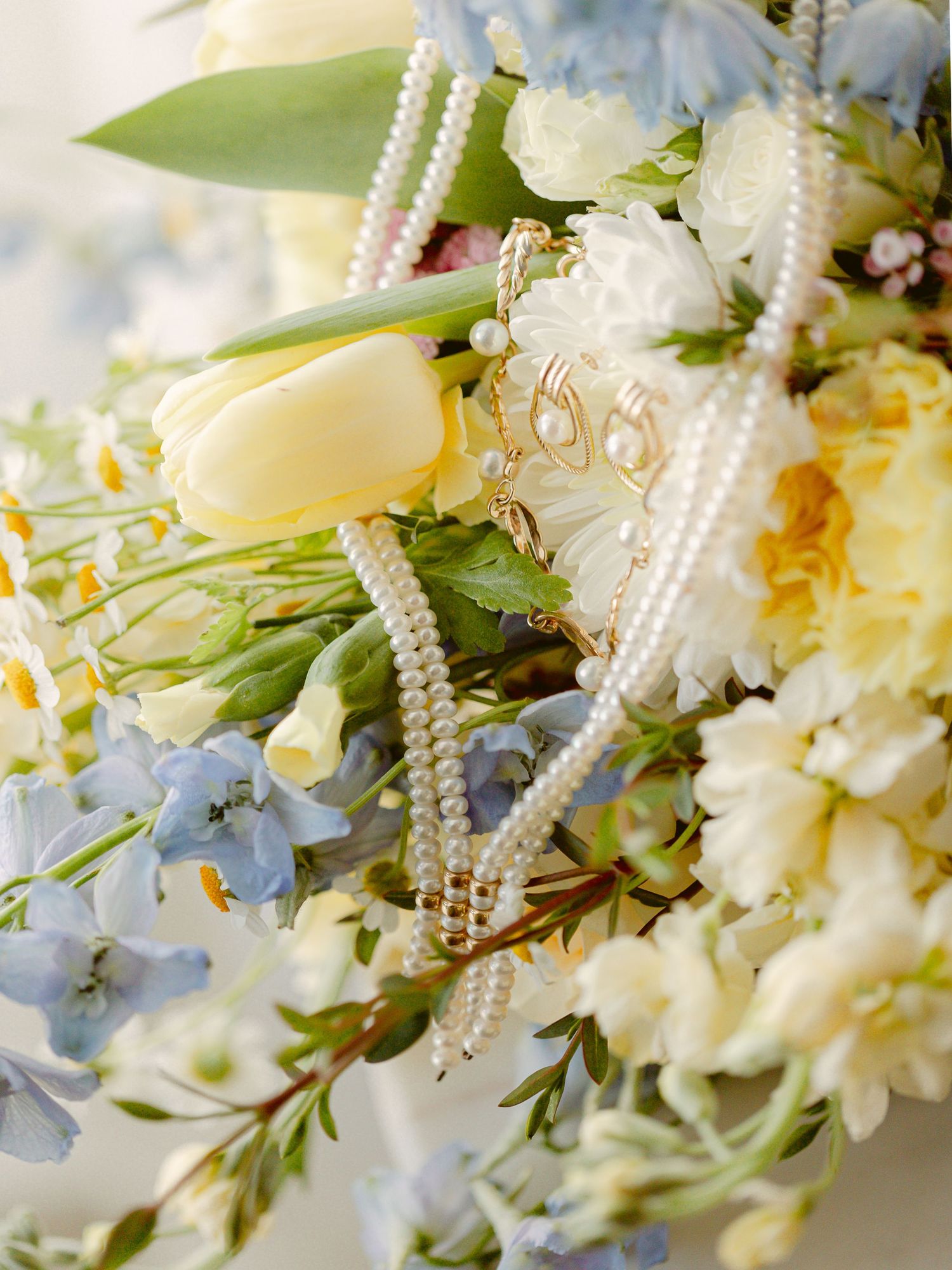 Kalli Hicks is a photographer based in Asheville, North Carolina, who tells wedding and elopement stories in the Southeastern US and Ireland