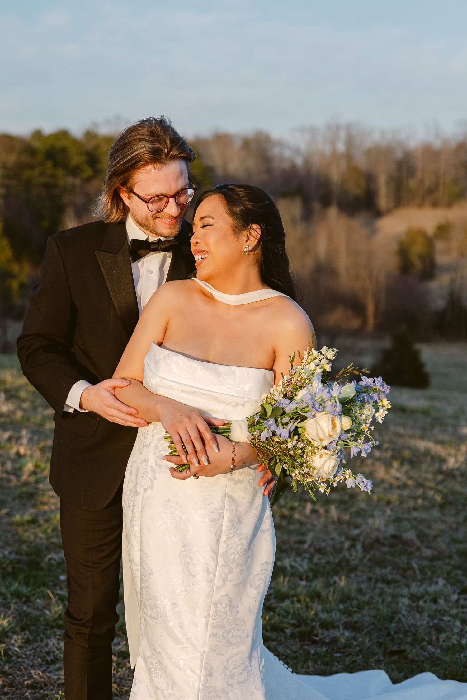 Explore this elegant Southern intimate wedding and elopement inspiration for couples getting married in the Southeast, pre-wedding portraits