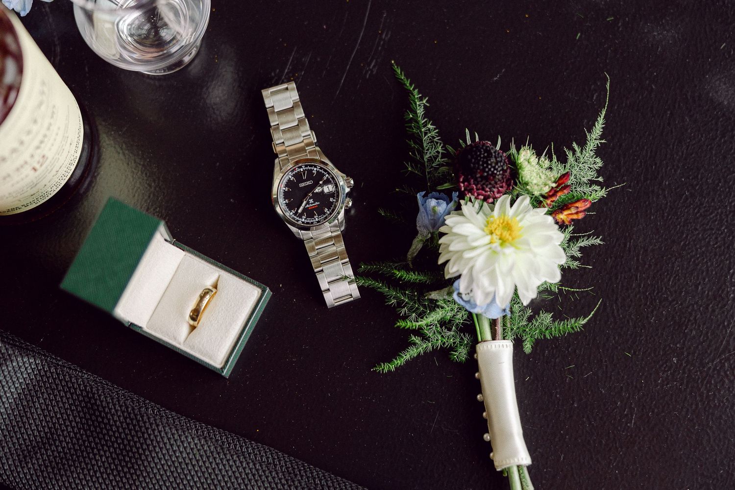 micro wedding photographer based in Asheville, North Carolina, who tells wedding and elopement stories in the Southeastern US and Ireland