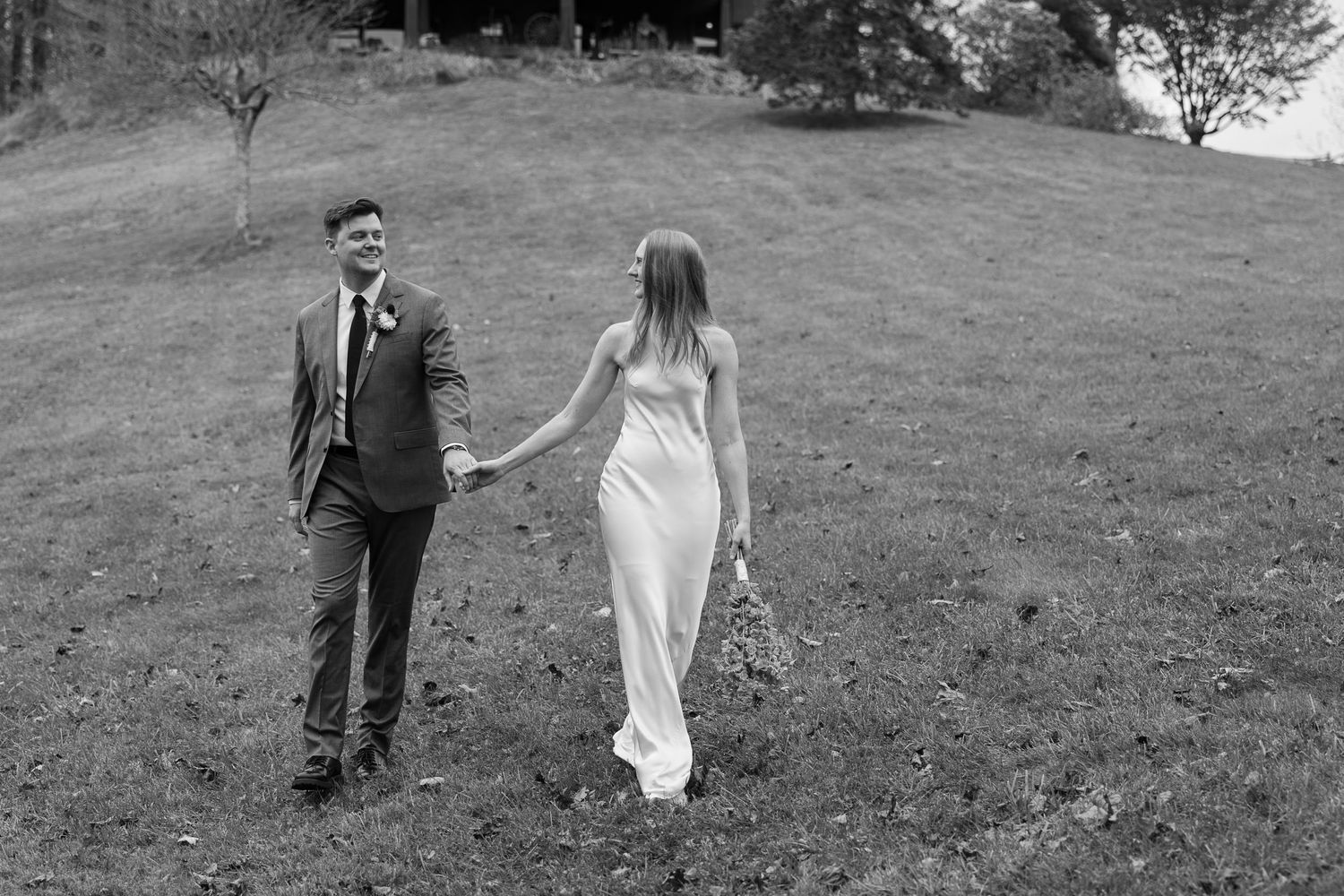 micro wedding photographer based in Asheville, North Carolina, who tells wedding and elopement stories in the Southeastern US and Ireland