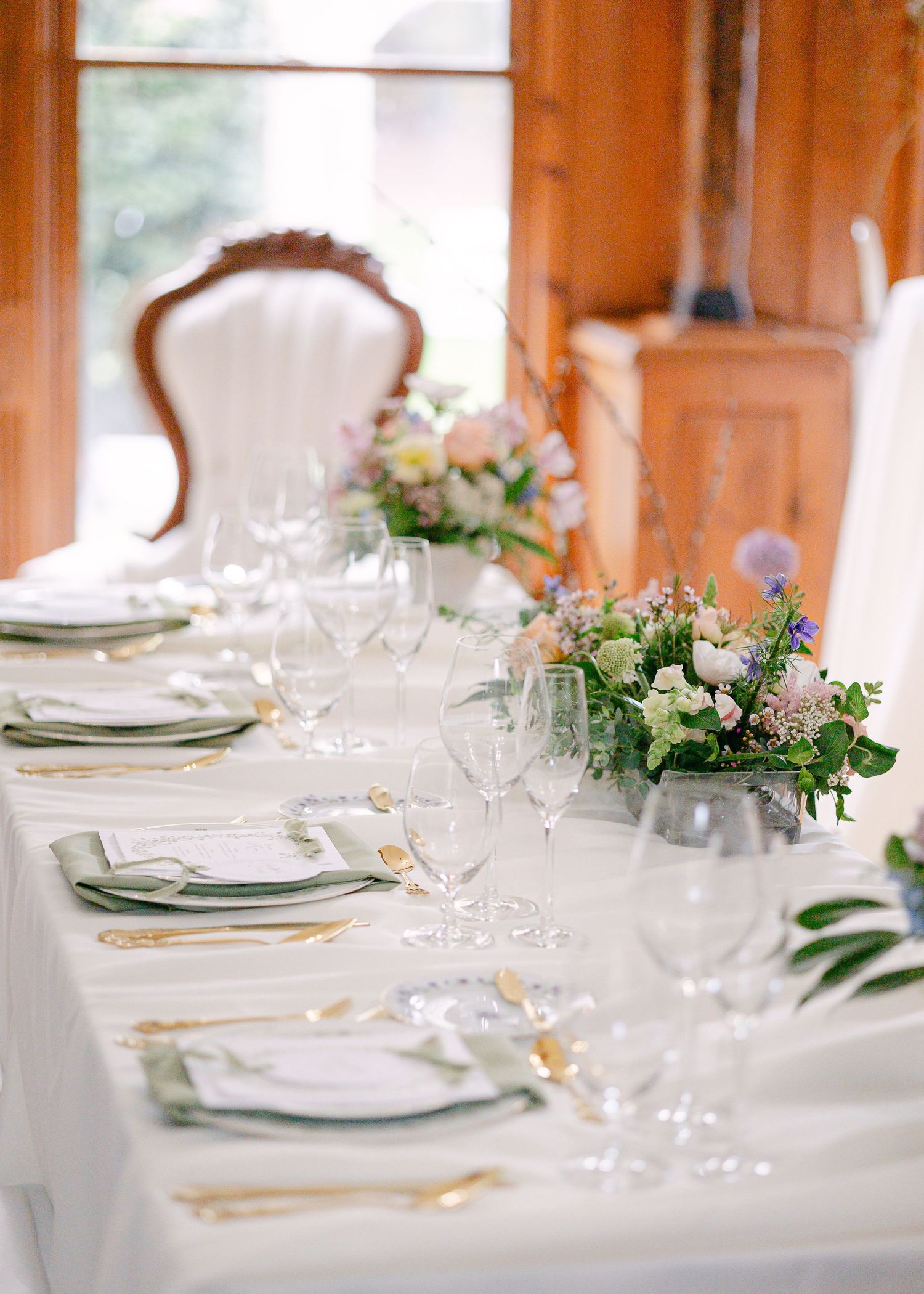 Near & Far Event Co. designed a table scape using Carried Away Event rentals, and Florabilities at Covington Gardens a fairy tale wedding